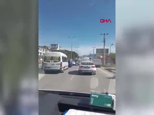 Bartın'da yoğun trafikte sürücüler,