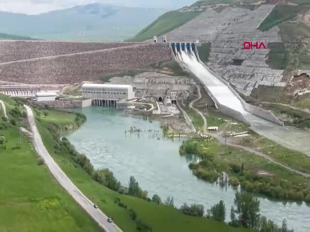 Muş'ta Alparslan-2 Barajı'nda dolusavak
