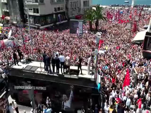 Mahkeme kararıyla görevinden uzaklaştırılan