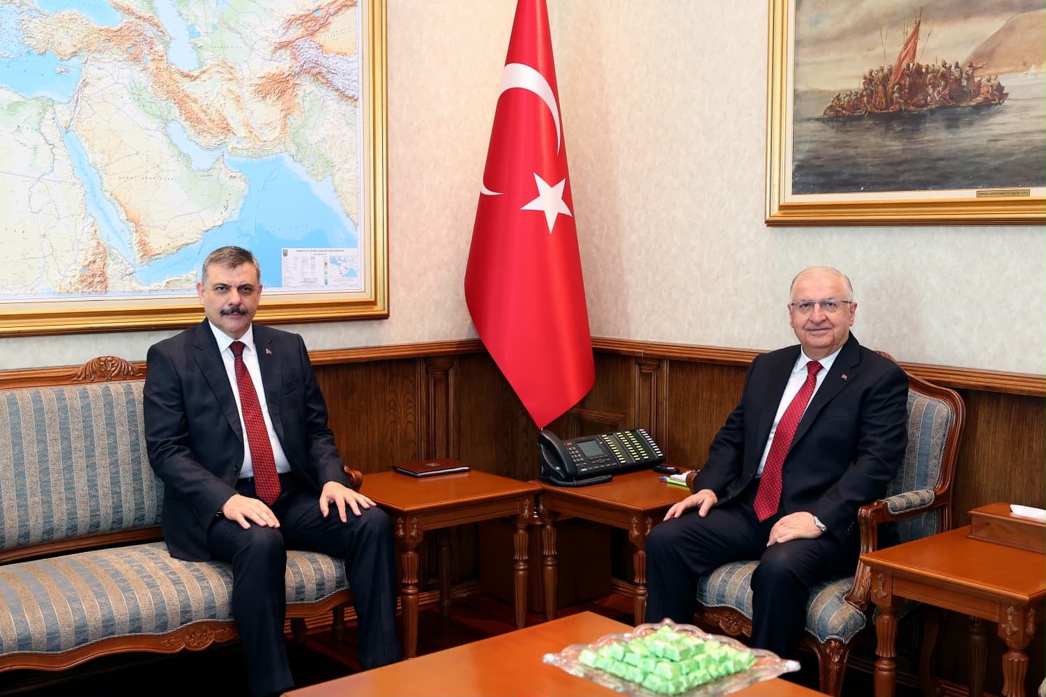 Milli Savunma Bakanı Yaşar Güler