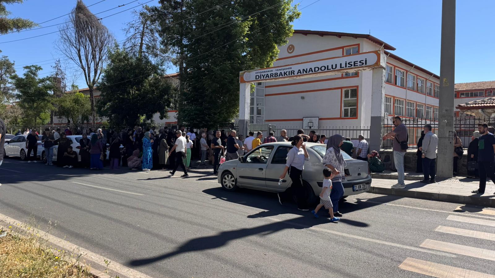 LGS’de Kriz: Yanlış Okula Giden 25 Öğrenci İçin Polis Seferber Oldu!