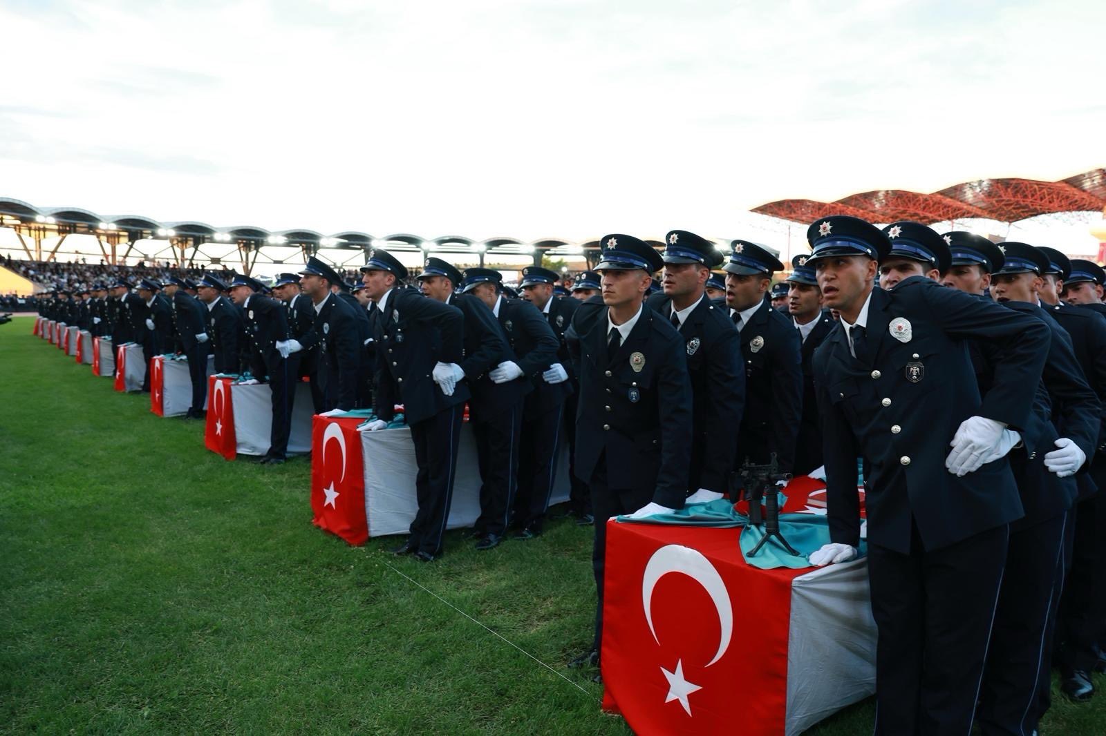 Cumhurbaşkanı Erdoğan, Polis Akademisi mezuniyet