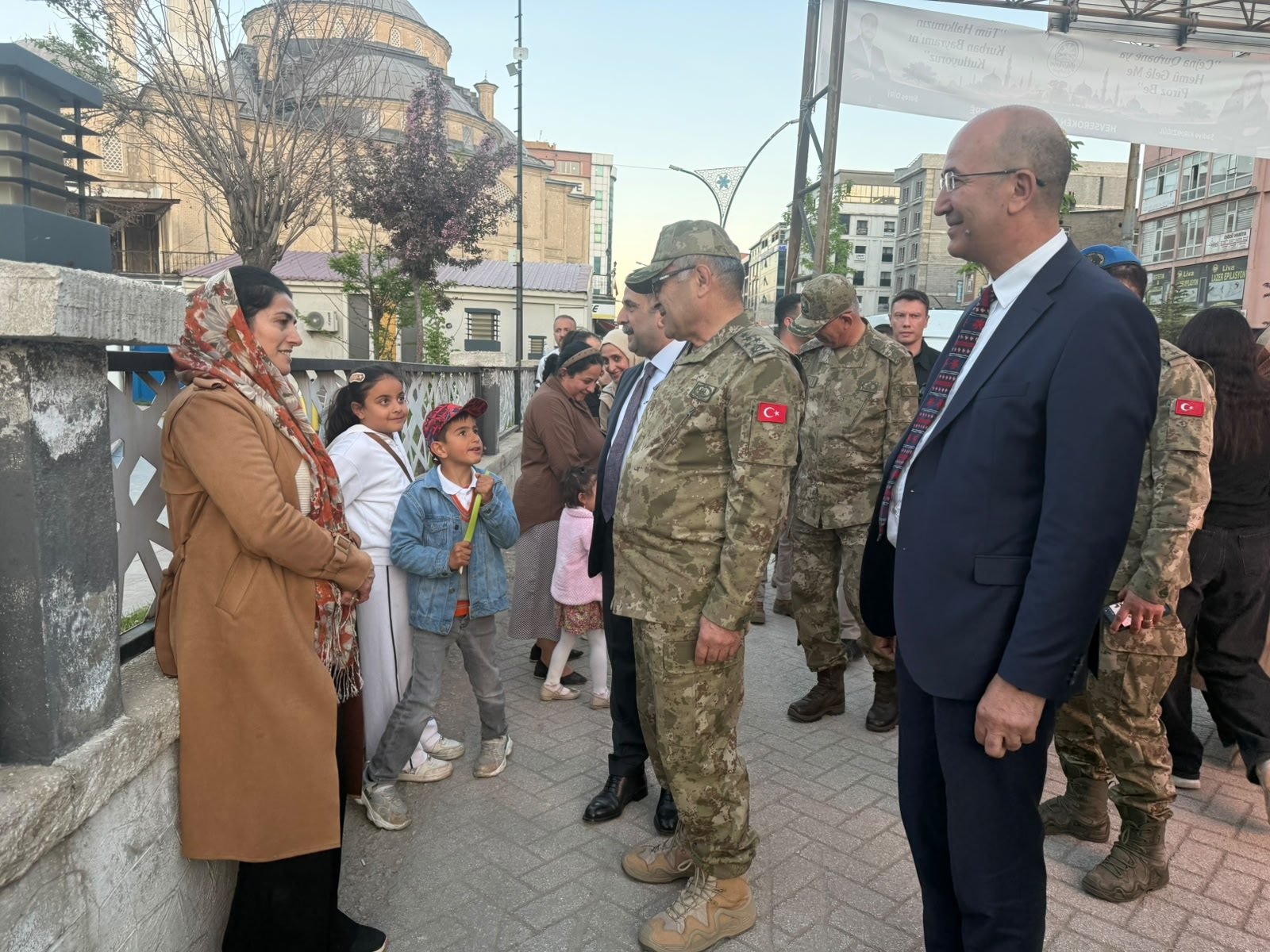 Kara Kuvvetleri Komutanı Orgeneral Metin