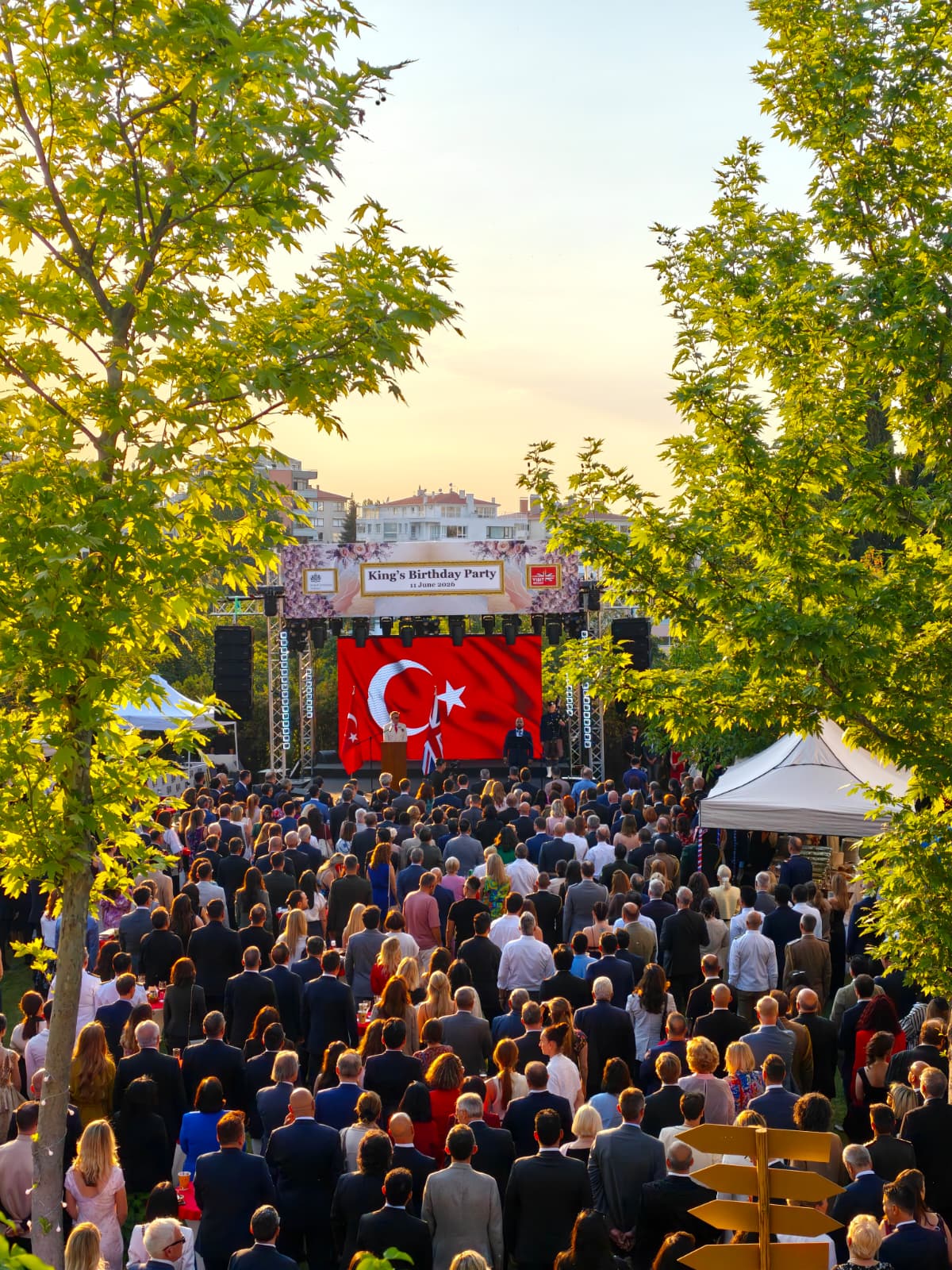 Birleşik Krallık Ankara Büyükelçiliği, Kral