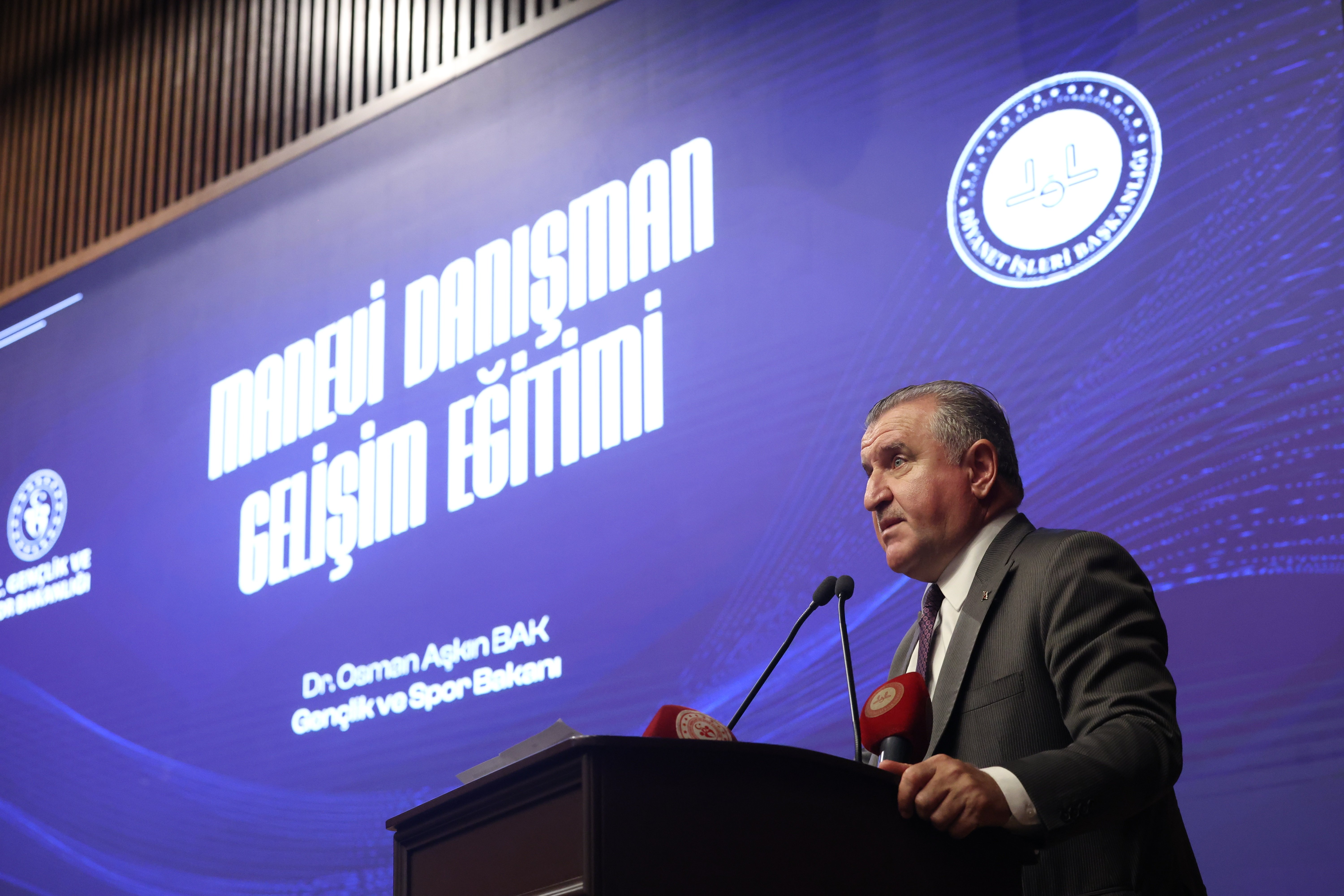 Gençlik ve Spor Bakanı Osman