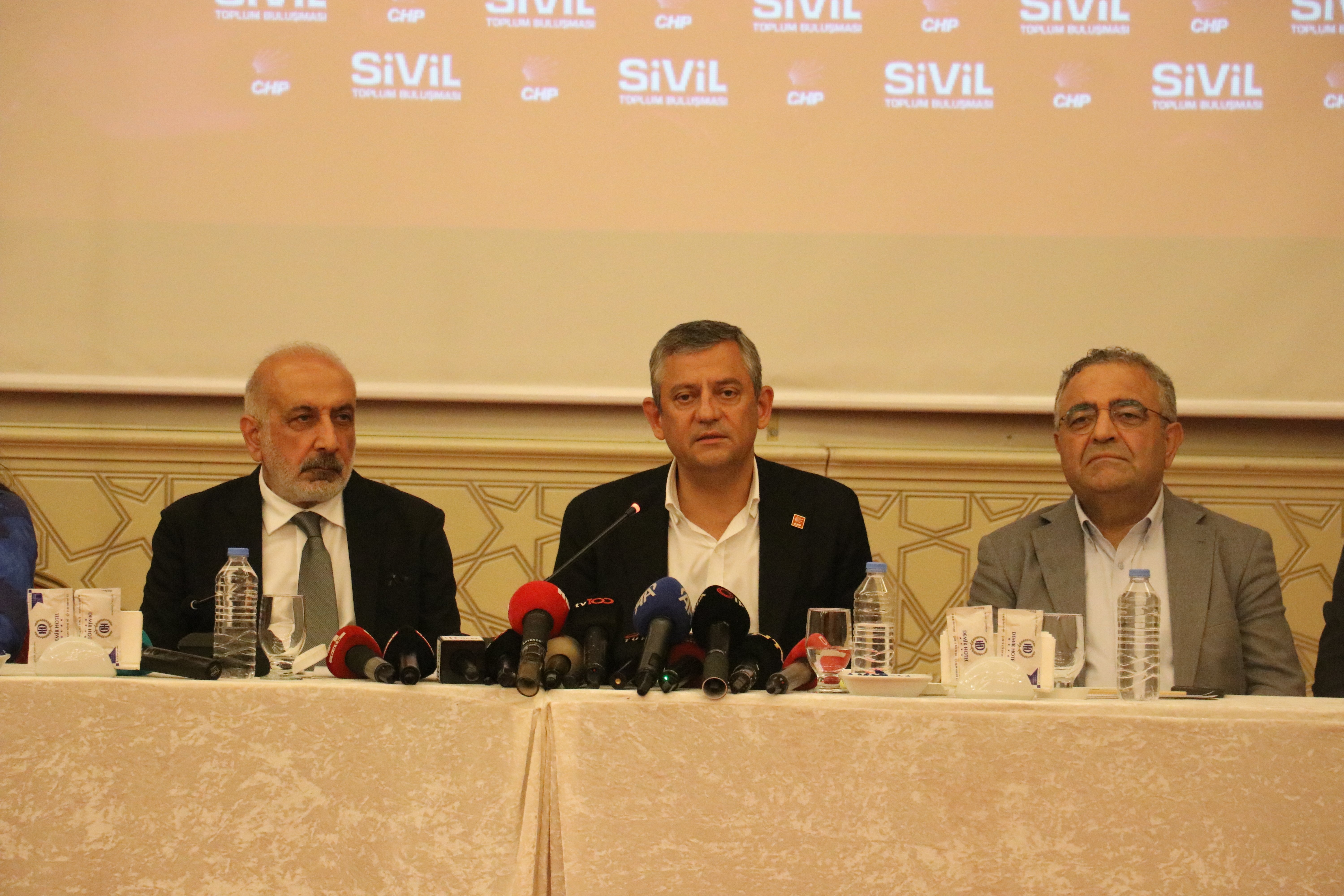 CHP Grup Başkanı Özgür Özel,