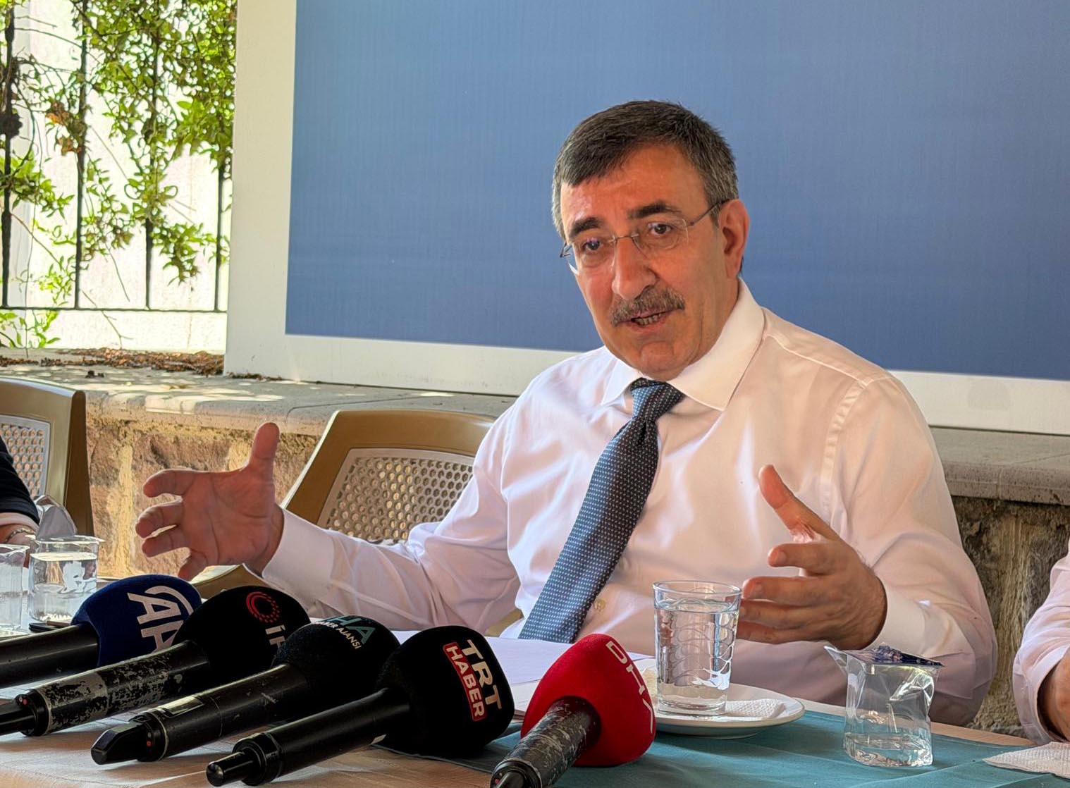 Cumhurbaşkanı Yardımcısı Cevdet Yılmaz, en