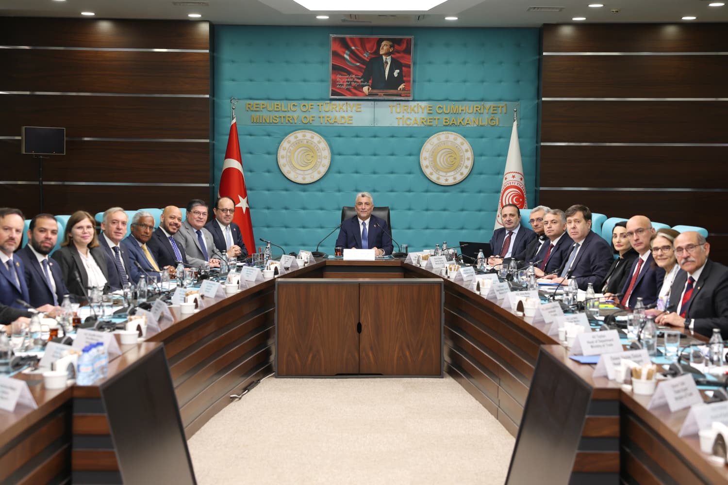 Ticaret Bakanı Ömer Bolat, Latin