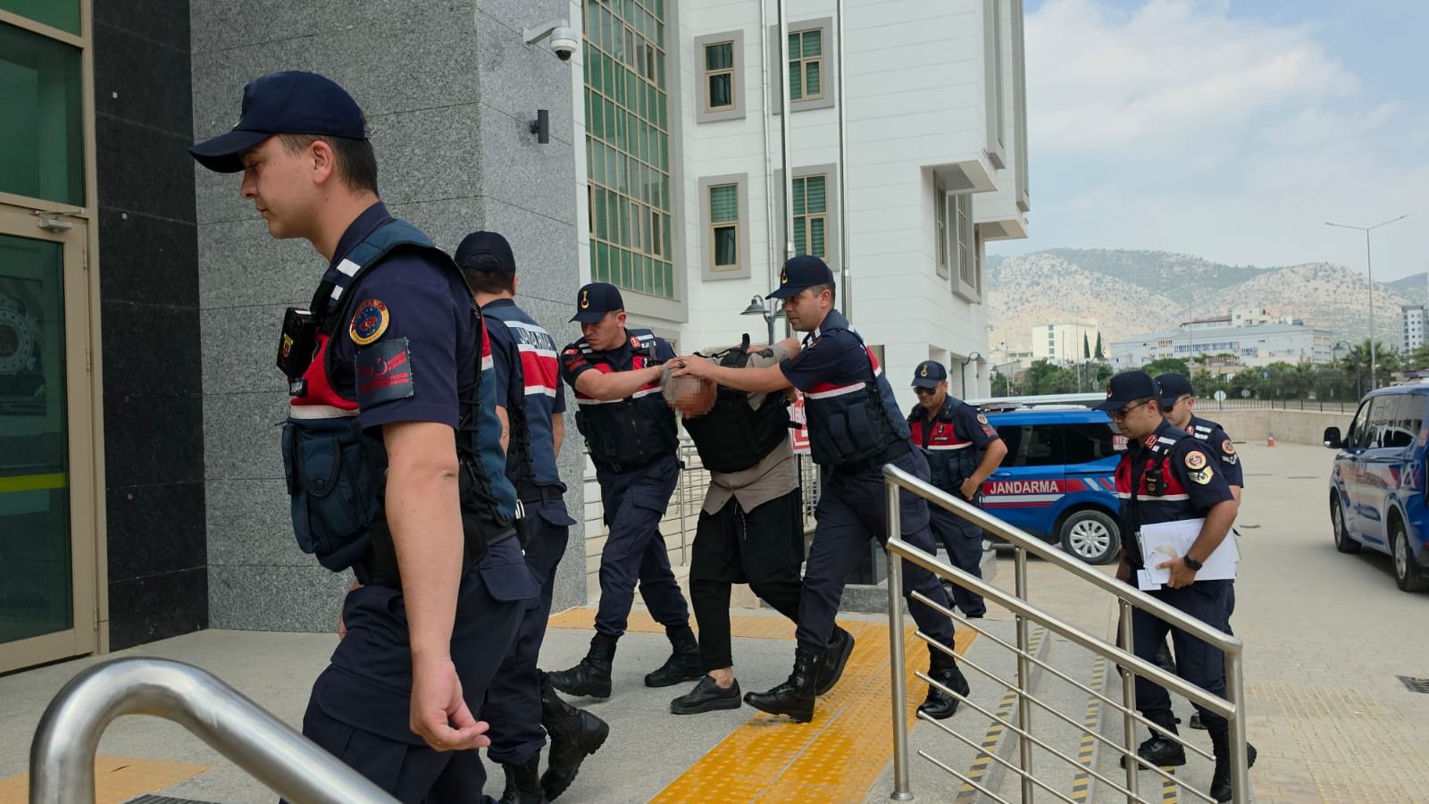 Adana Kozan'da kız kaçırma