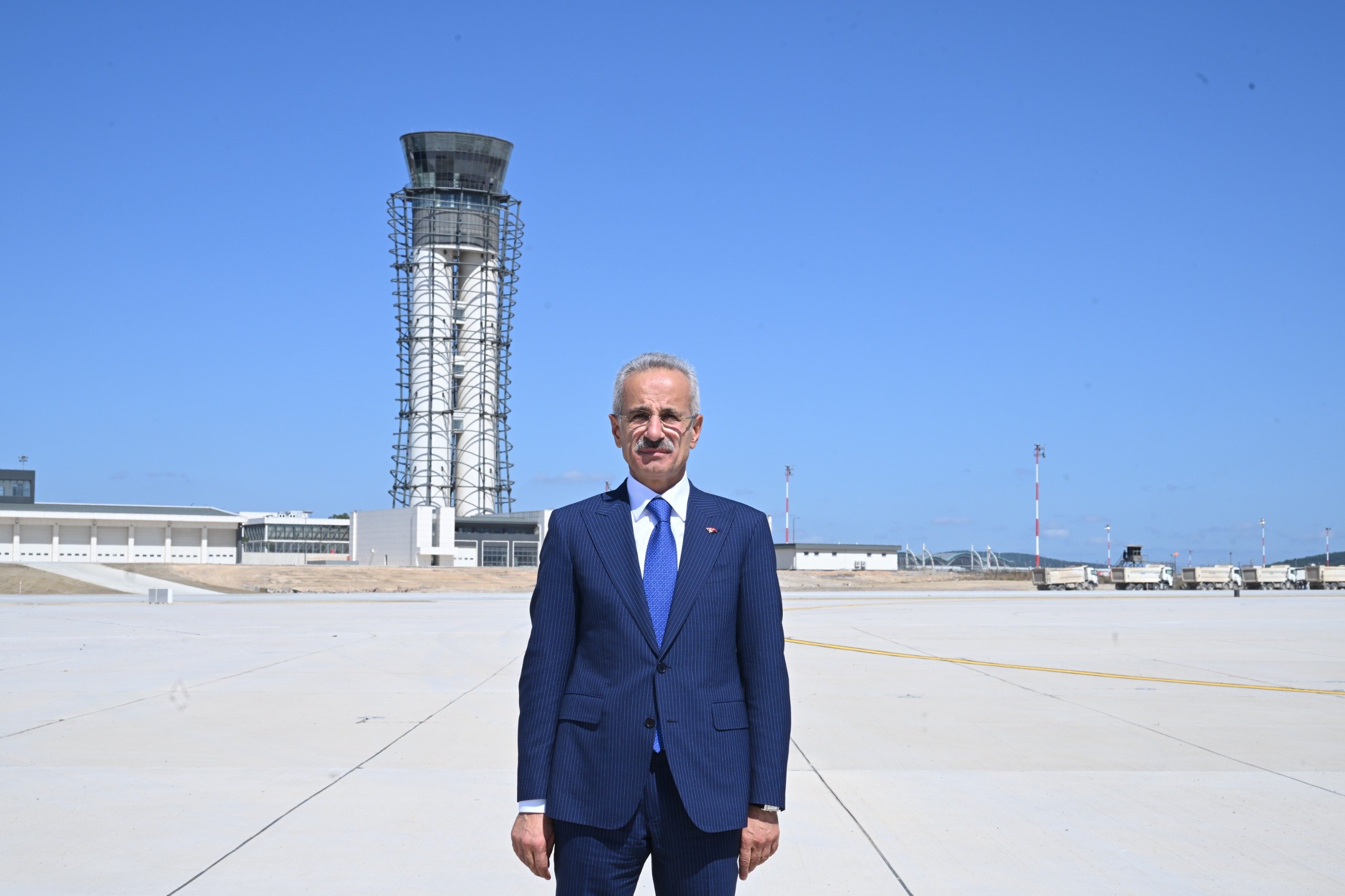Ulaştırma ve Altyapı Bakanı Abdulkadir