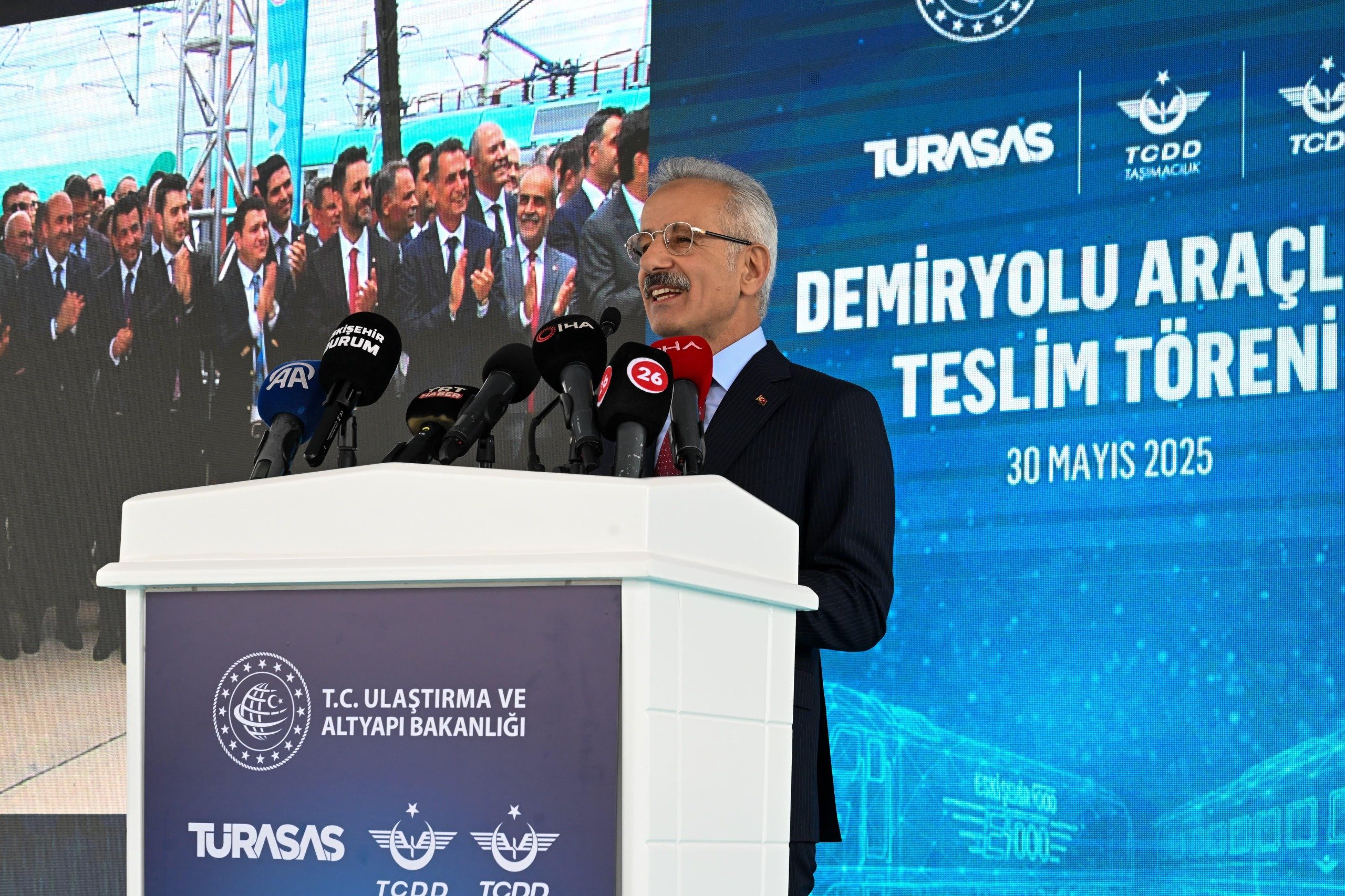 Ulaştırma ve Altyapı Bakanı Abdulkadir