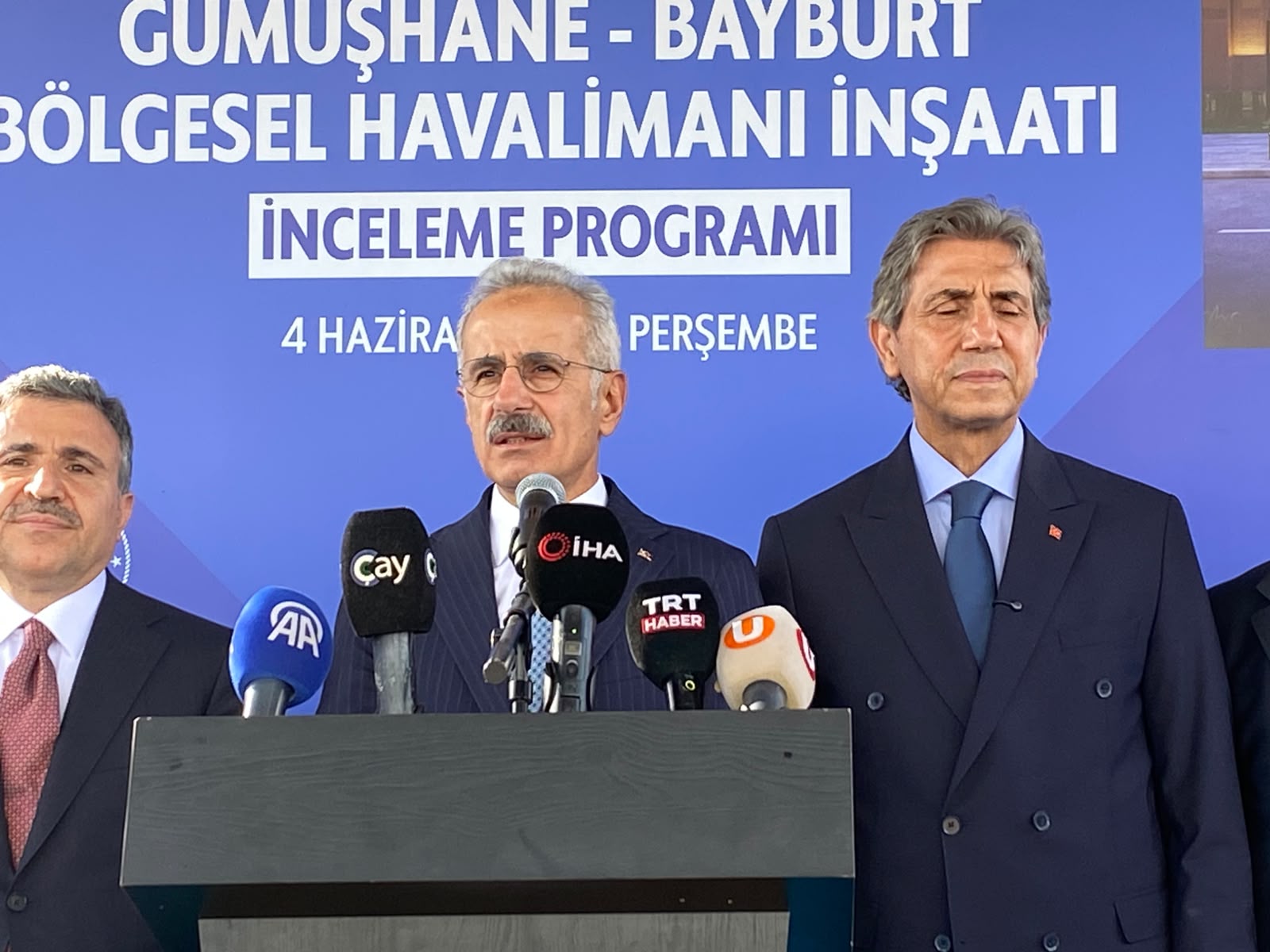 Ulaştırma ve Altyapı Bakanı Abdulkadir