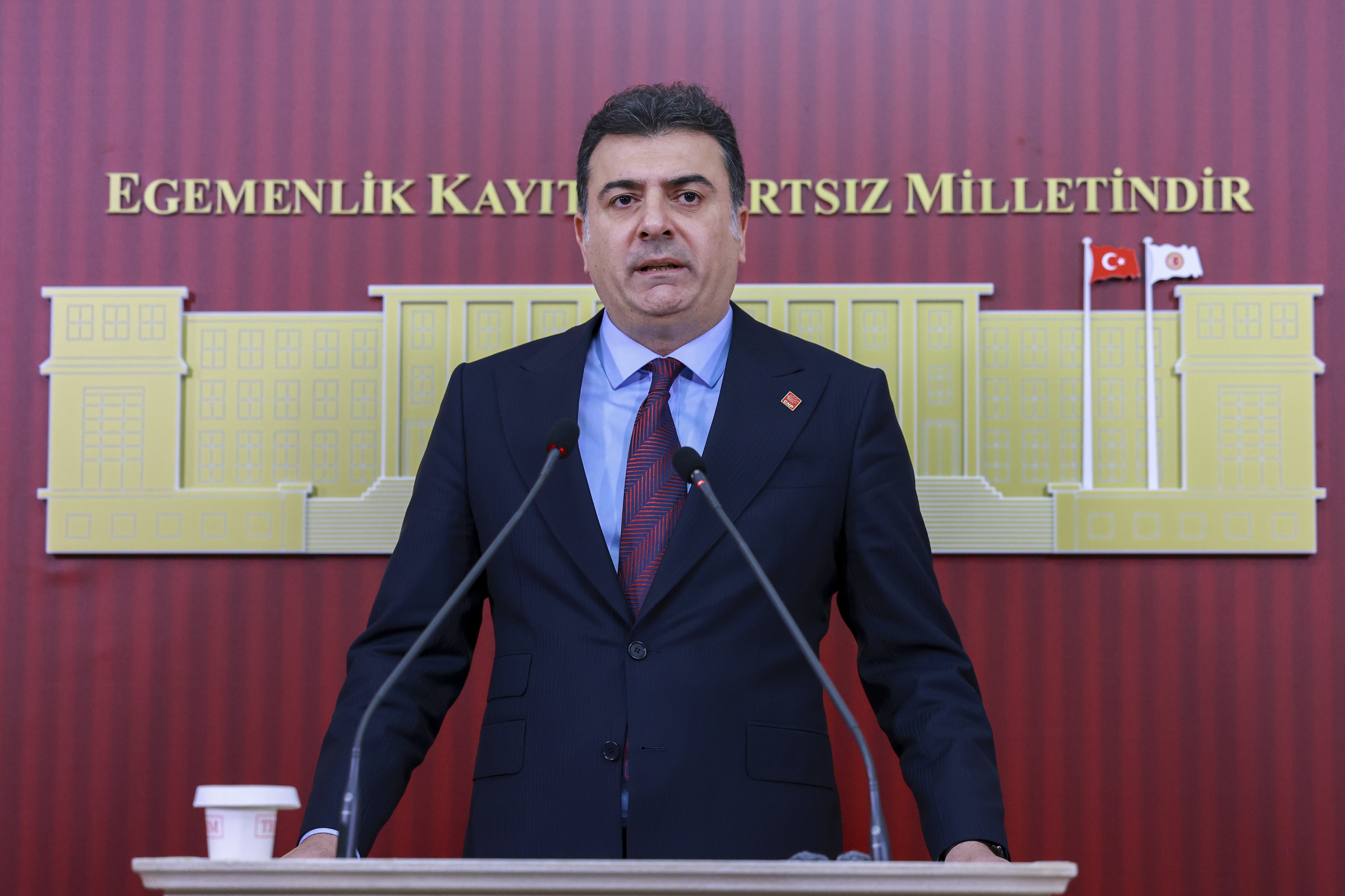 CHP İstanbul Milletvekili Zeynel Emre,