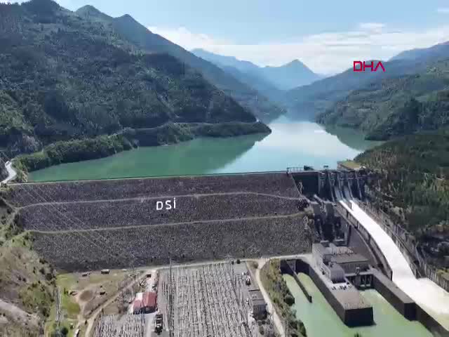 Artvin Valisi Turan Ergün,