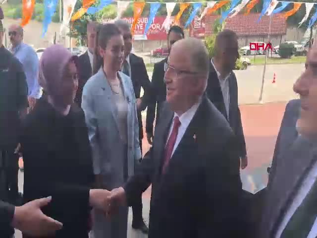 Milli Savunma Bakanı Yaşar