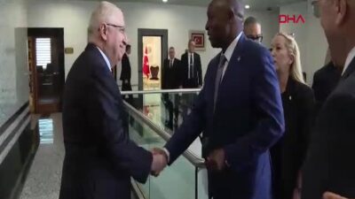 Milli Savunma Bakanı Yaşar Güler
