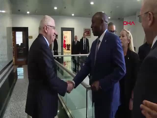 Milli Savunma Bakanı Yaşar