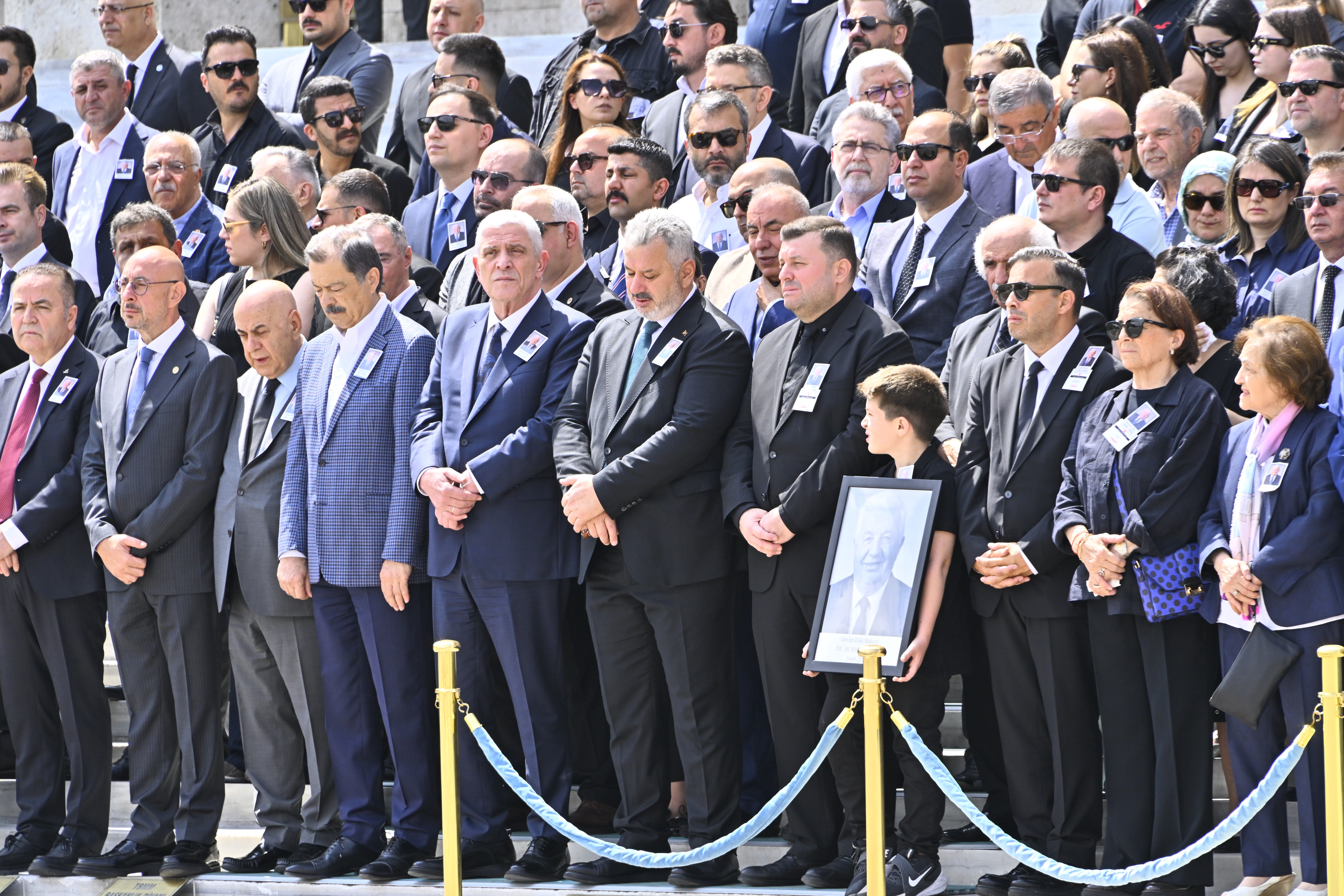 Eski Devlet Bakanı Burhan Kara