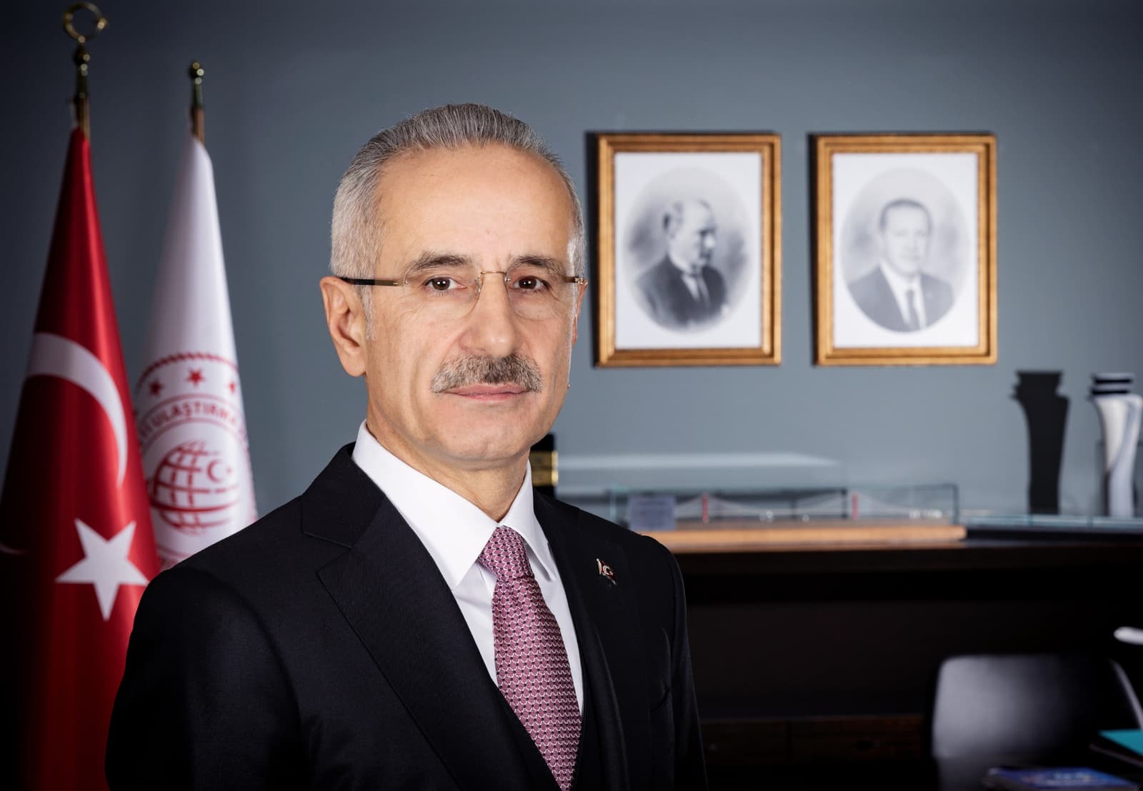 Ulaştırma ve Altyapı Bakanı Abdulkadir