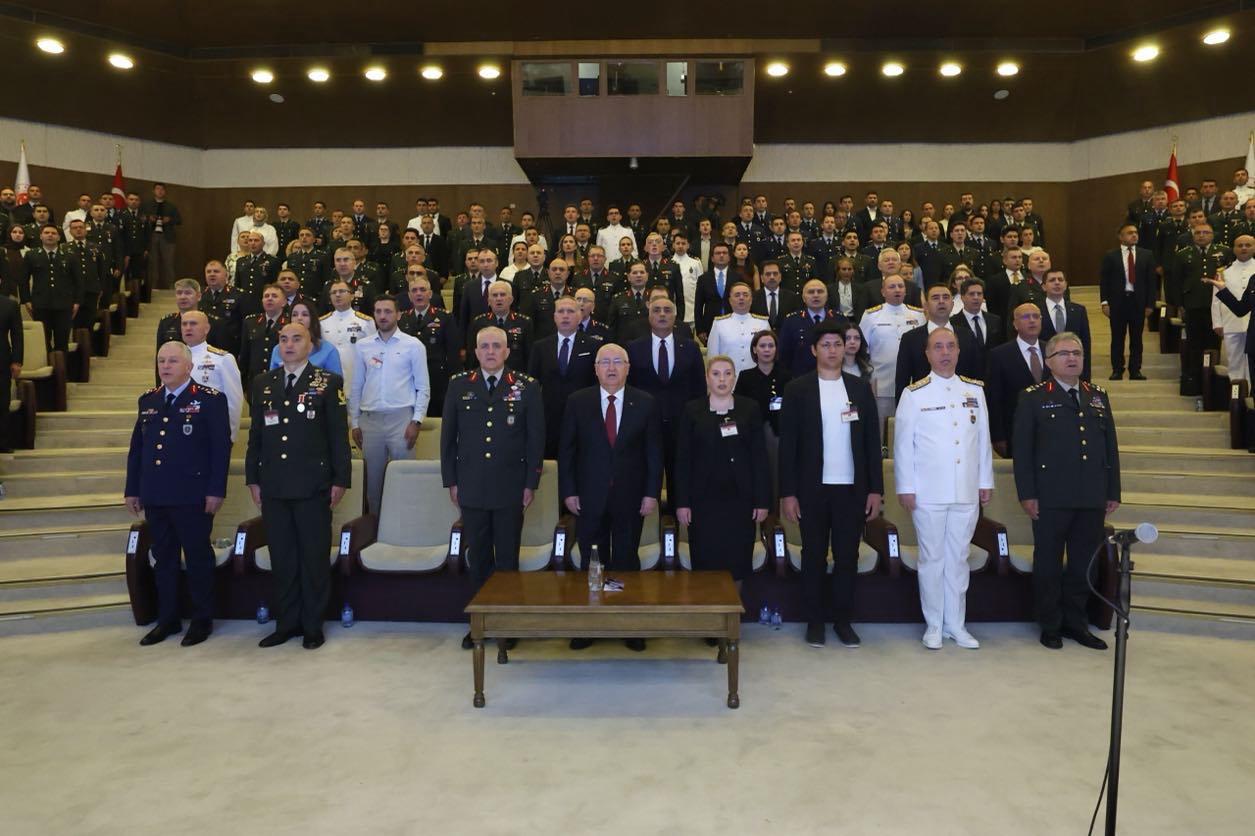 Milli Savunma Bakanı Yaşar Güler,