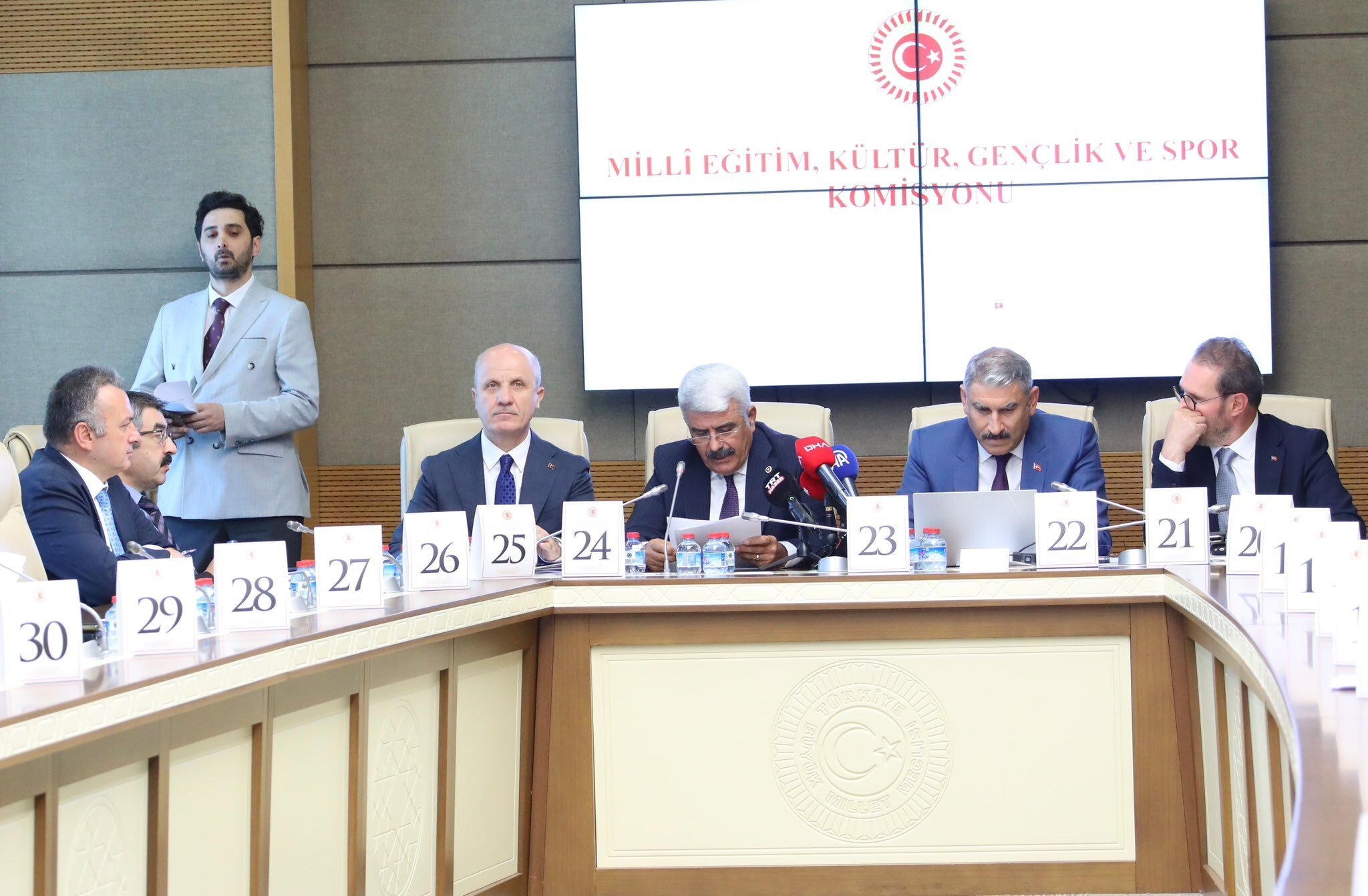 TBMM Milli Eğitim Komisyonu, öğrenci