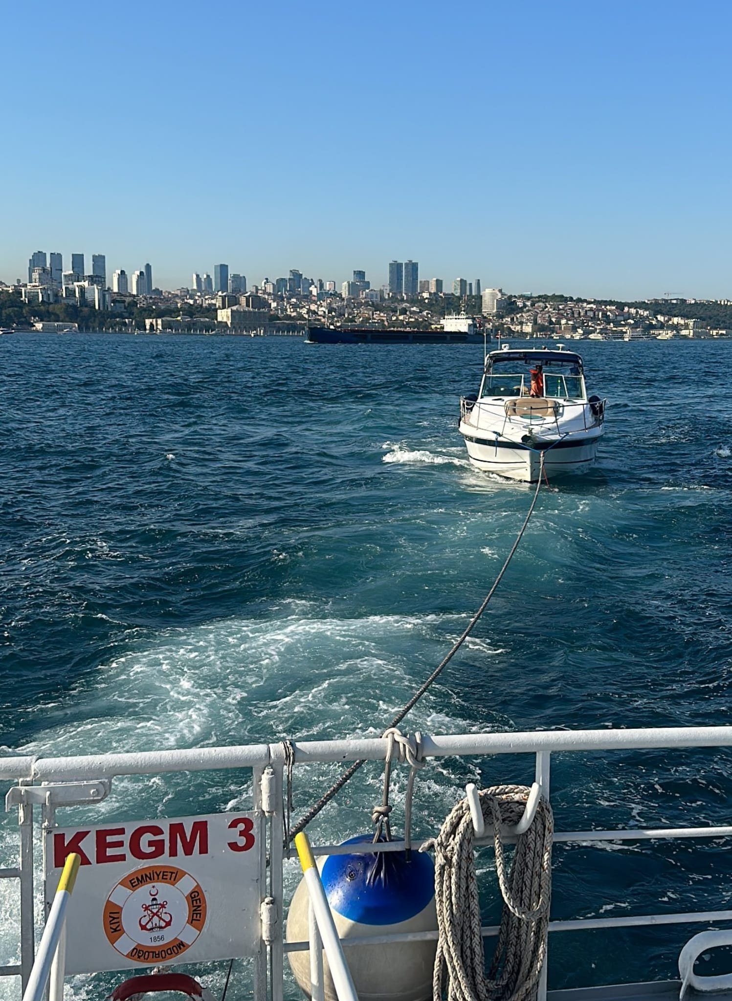 İstanbul Kız Kulesi önlerinde dümen