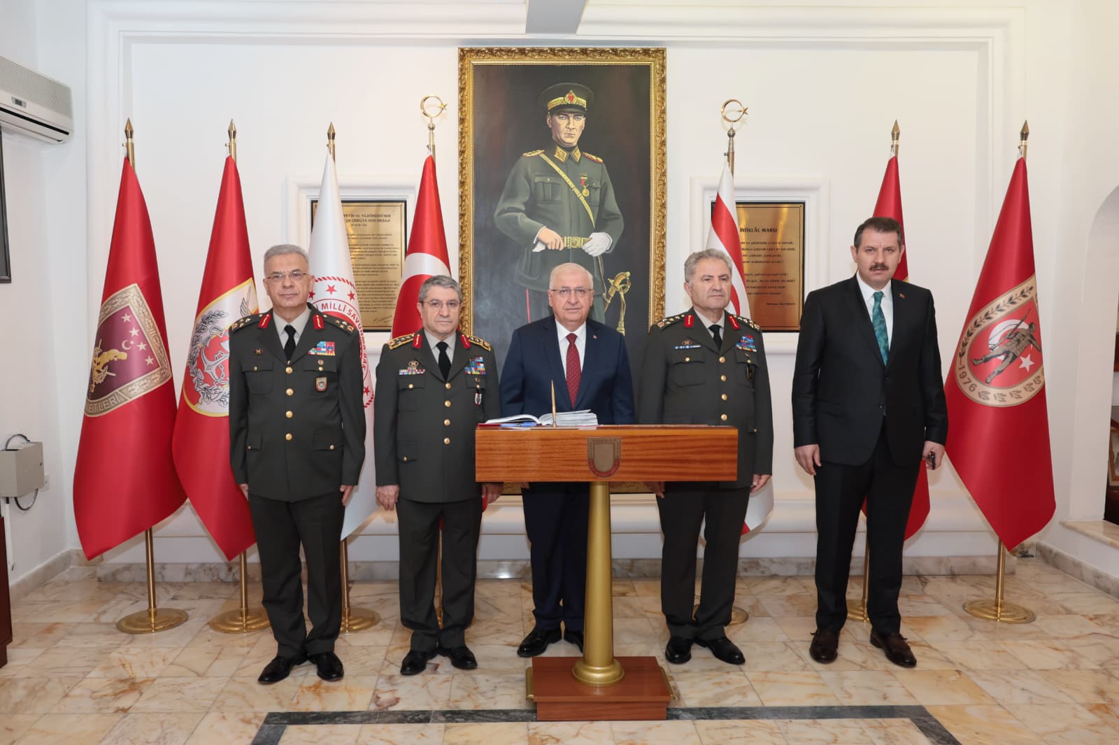 Milli Savunma Bakanı Yaşar Güler,