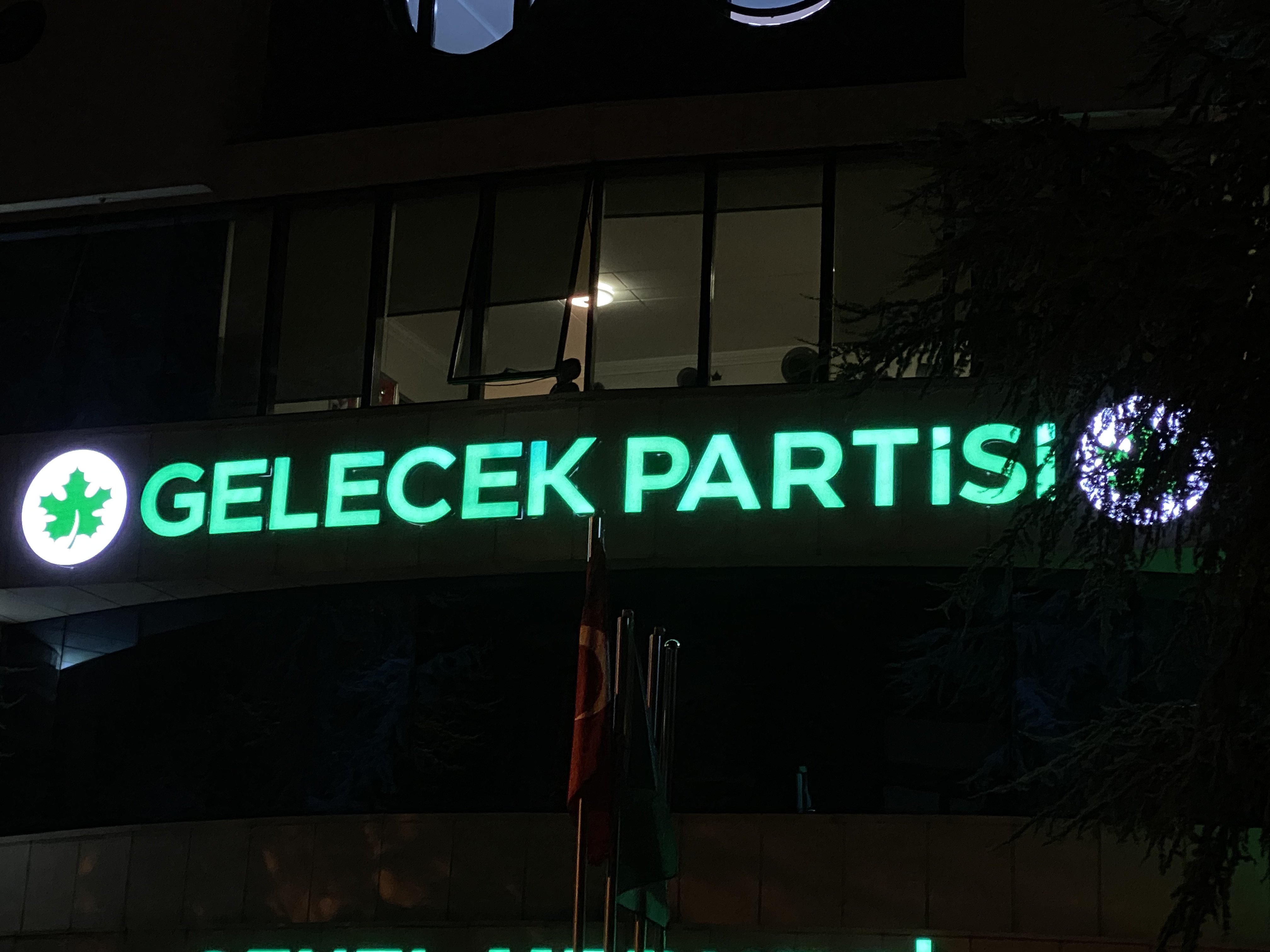 Gelecek Partisi'nin siyasi faaliyetlerini sonlandırmasının