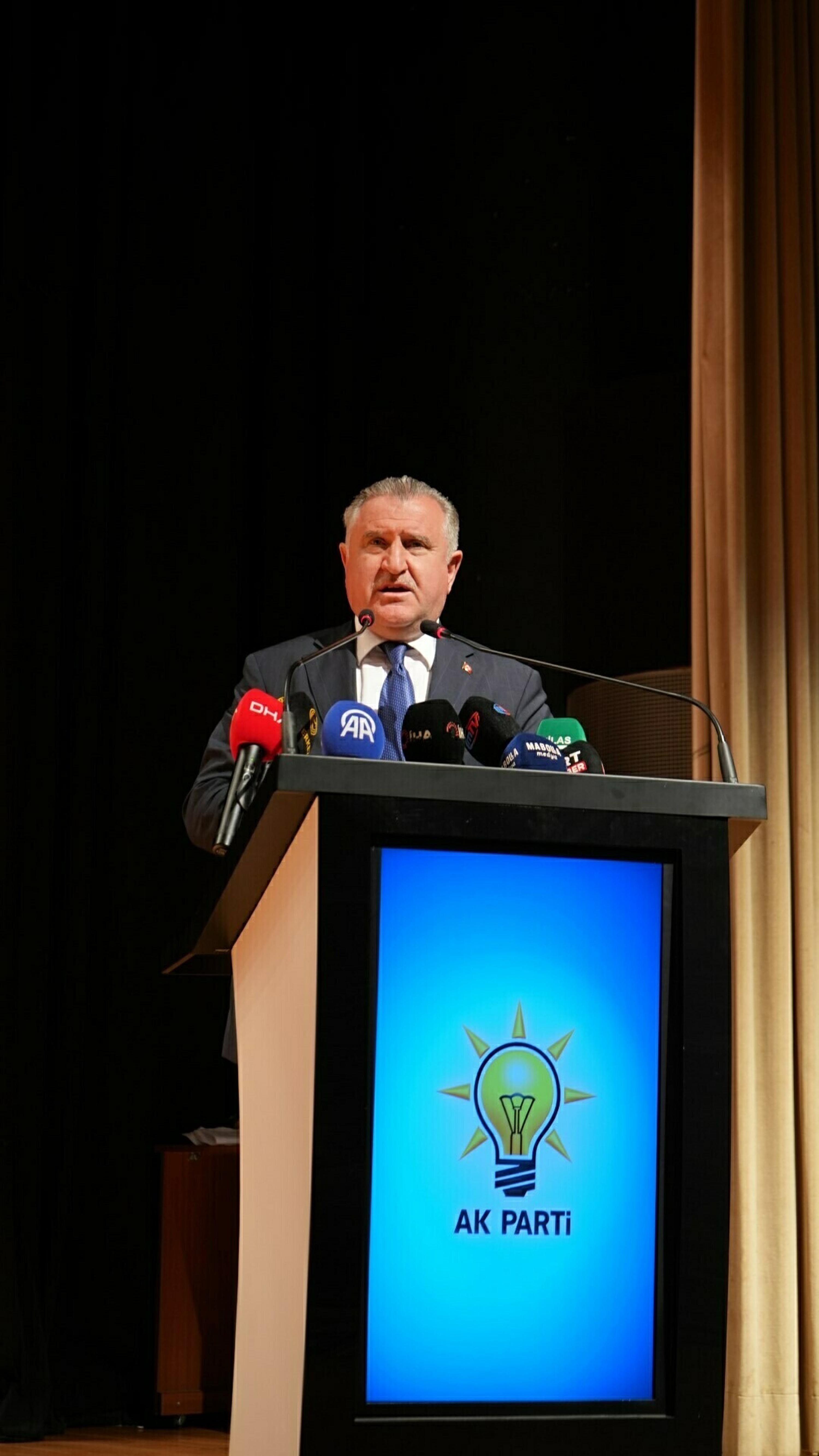 Gençlik ve Spor Bakanı Osman