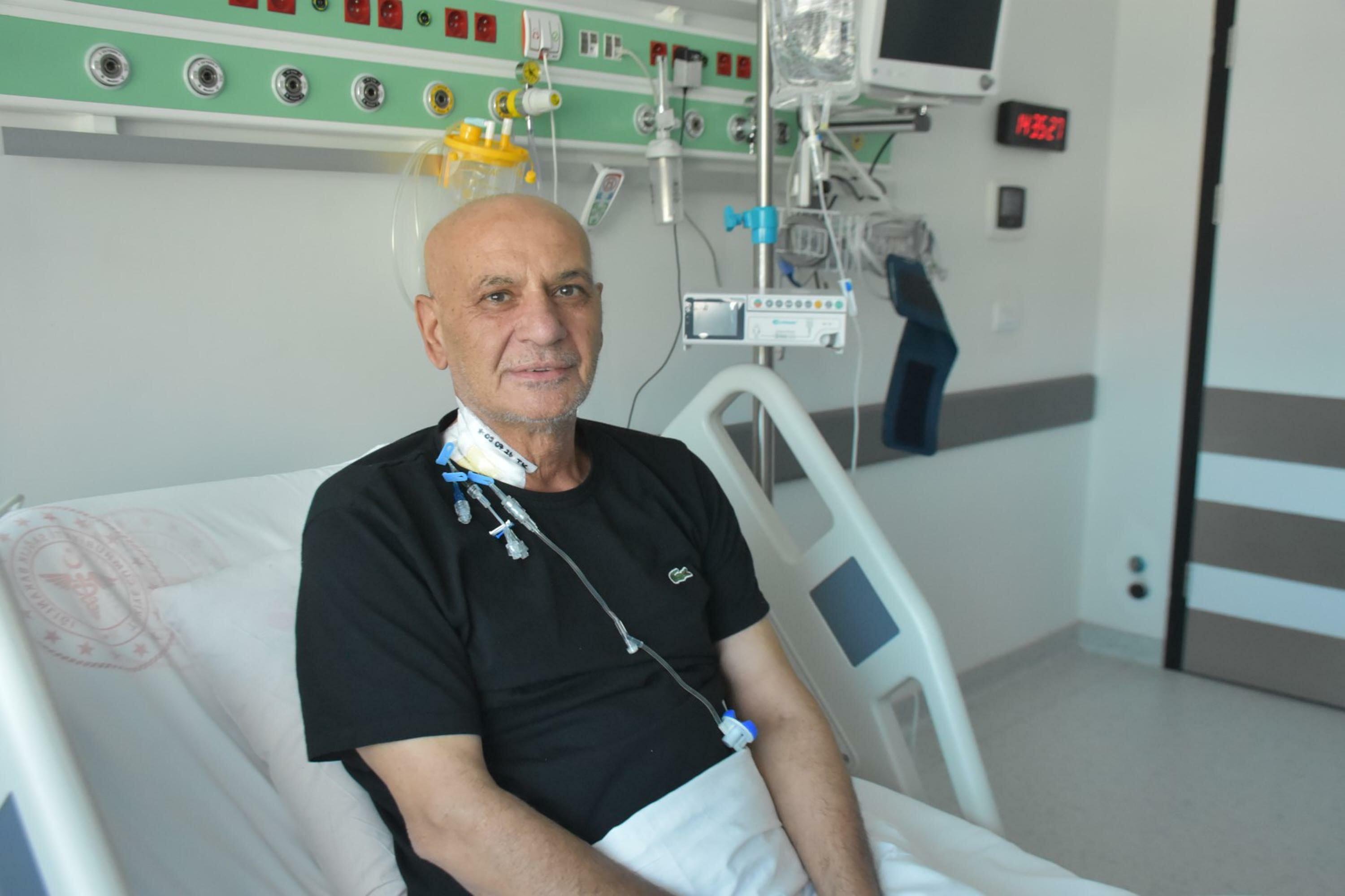 Şeref Çapkın, eşini hastaneye götürdüğü
