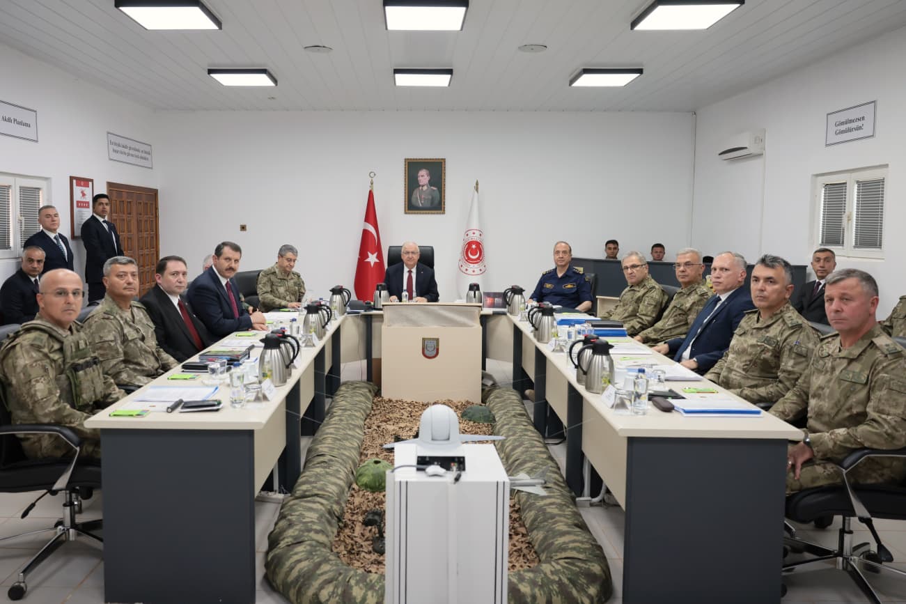 Milli Savunma Bakanı Yaşar Güler,