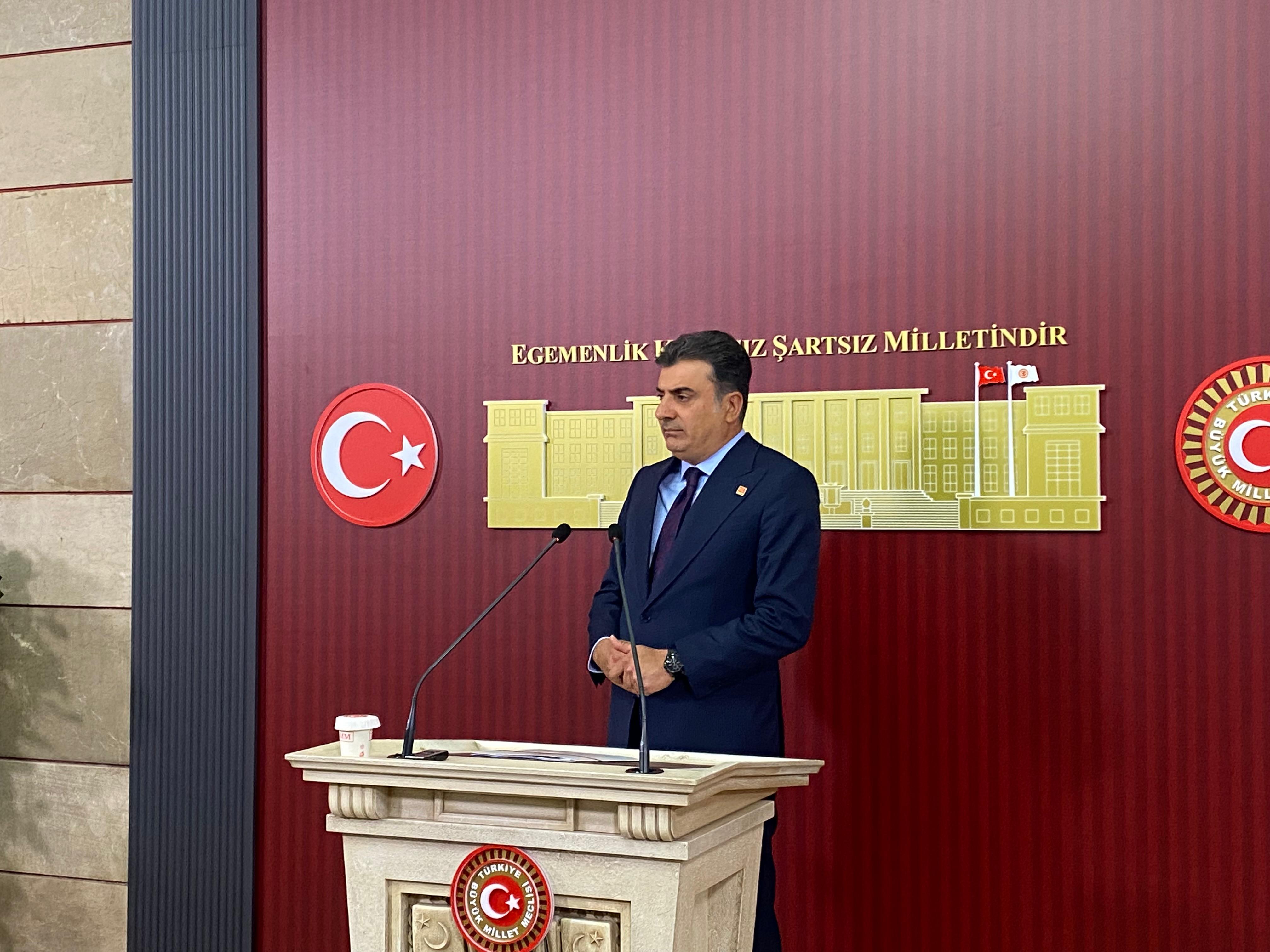 CHP İstanbul Milletvekili Zeynel Emre,