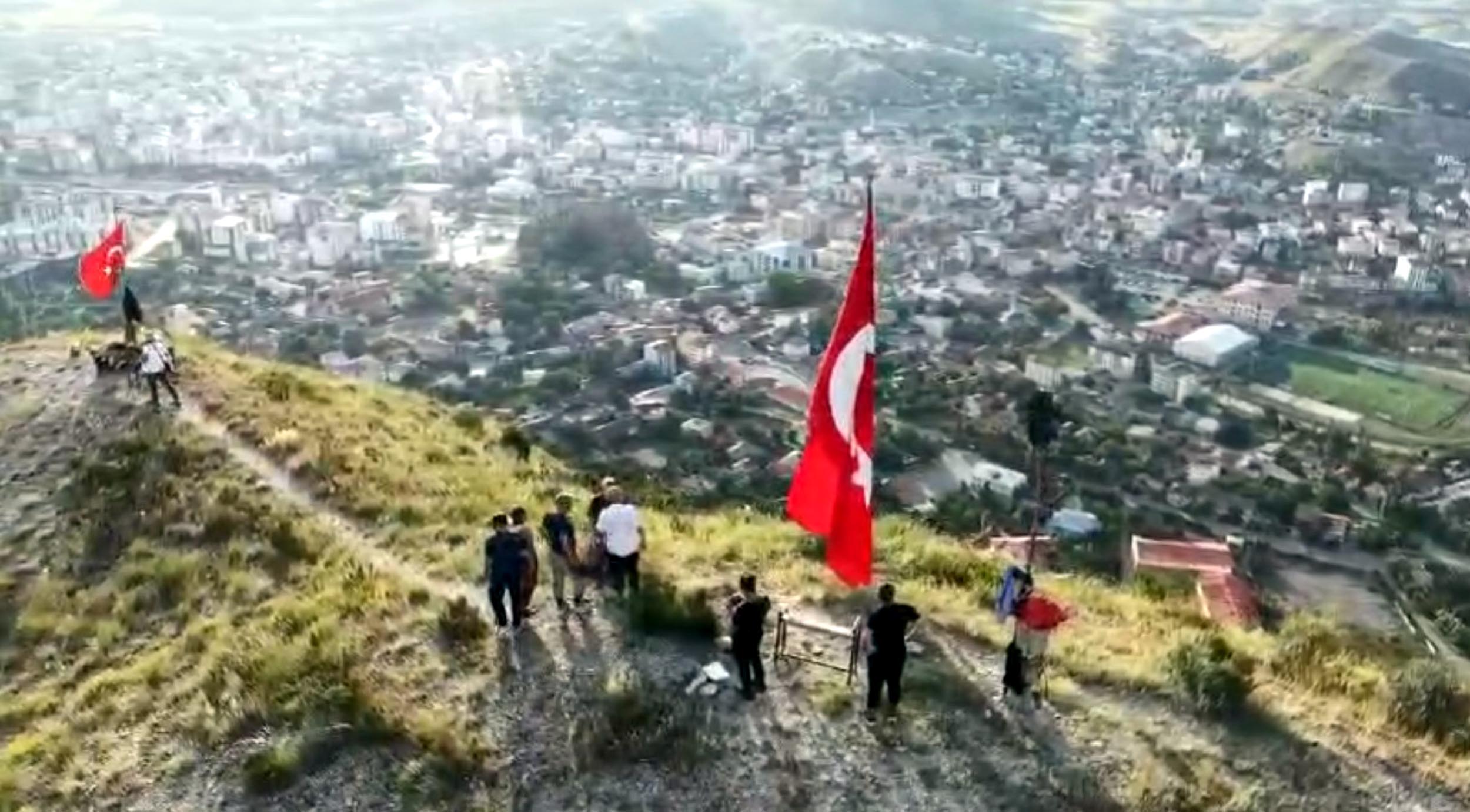 Erzurum Oltu'da gönüllüler, 1600 rakımlı