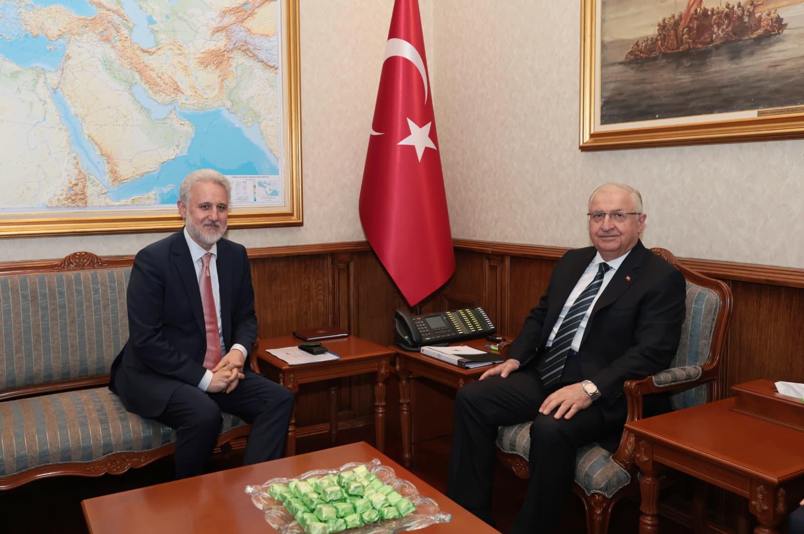 Milli Savunma Bakanı Yaşar