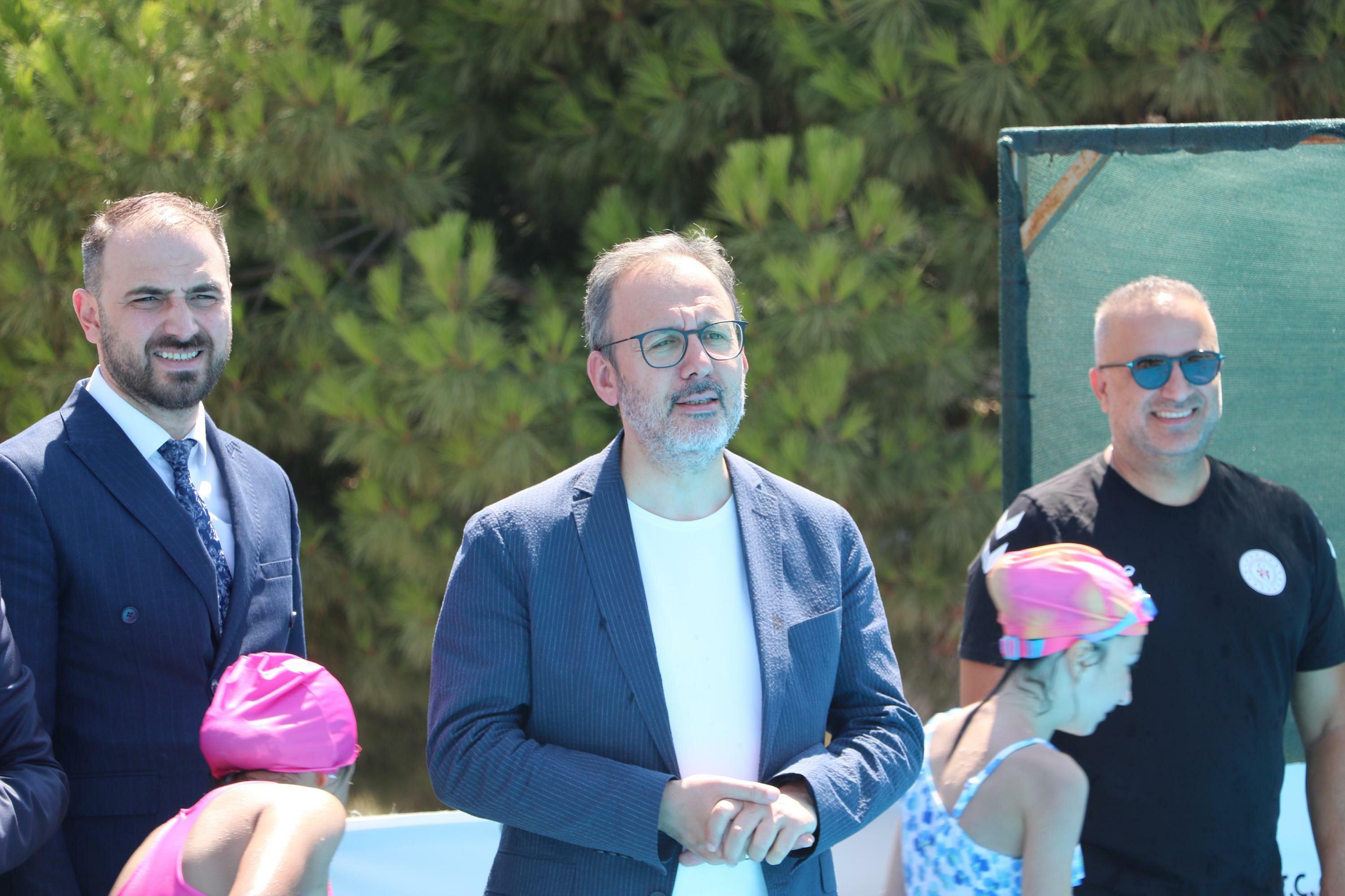 AK Parti İzmir Milletvekili Mehmet
