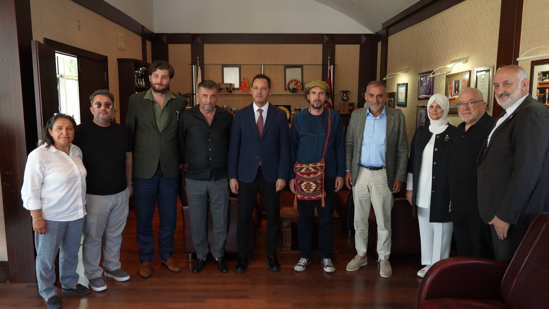 Kasımpaşa-Trabzonspor maçında havai fişekle evi
