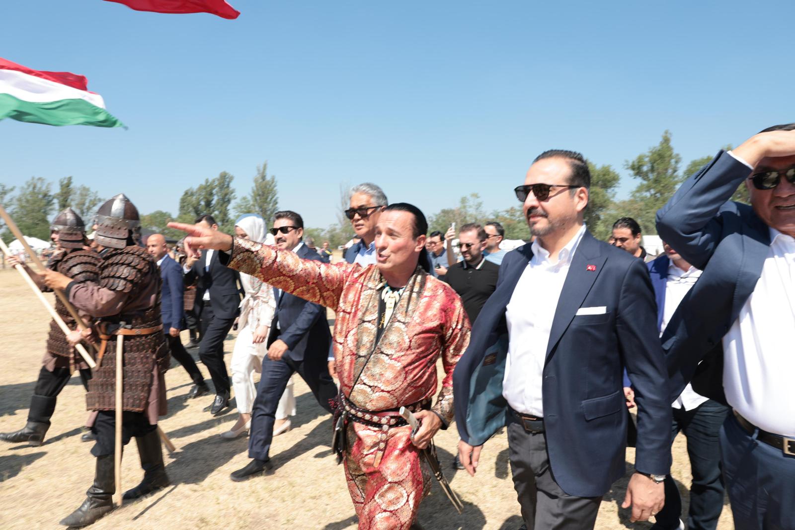 AK Parti'li Kürşad Zorlu, Macaristan'daki