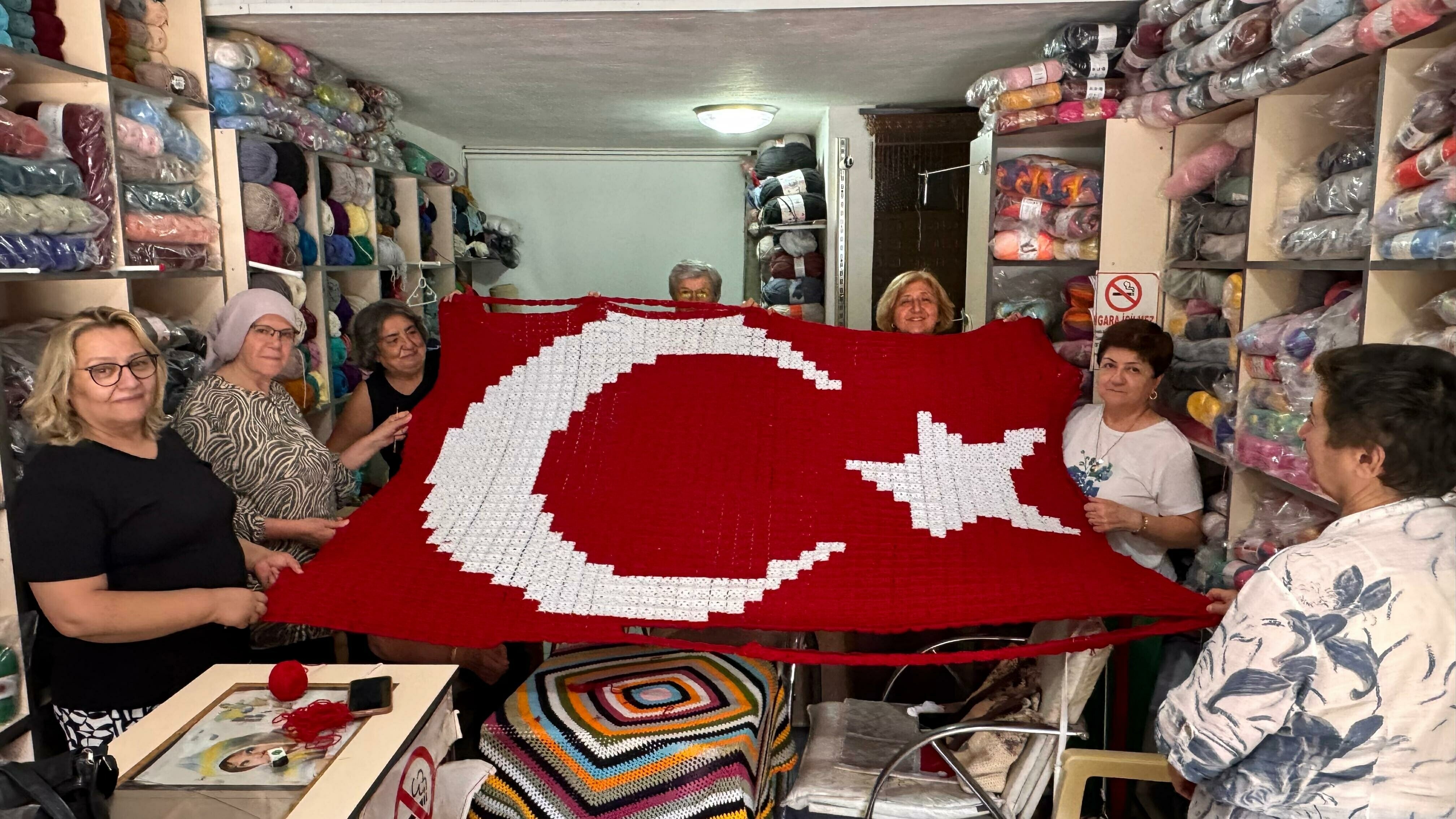 Manisa Demirci'de kadınlar, 30 Ağustos