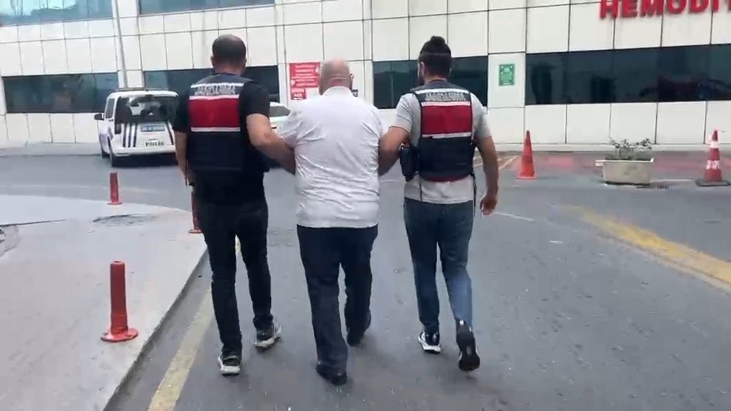 İstanbul'da kendilerini MİT görevlisi olarak