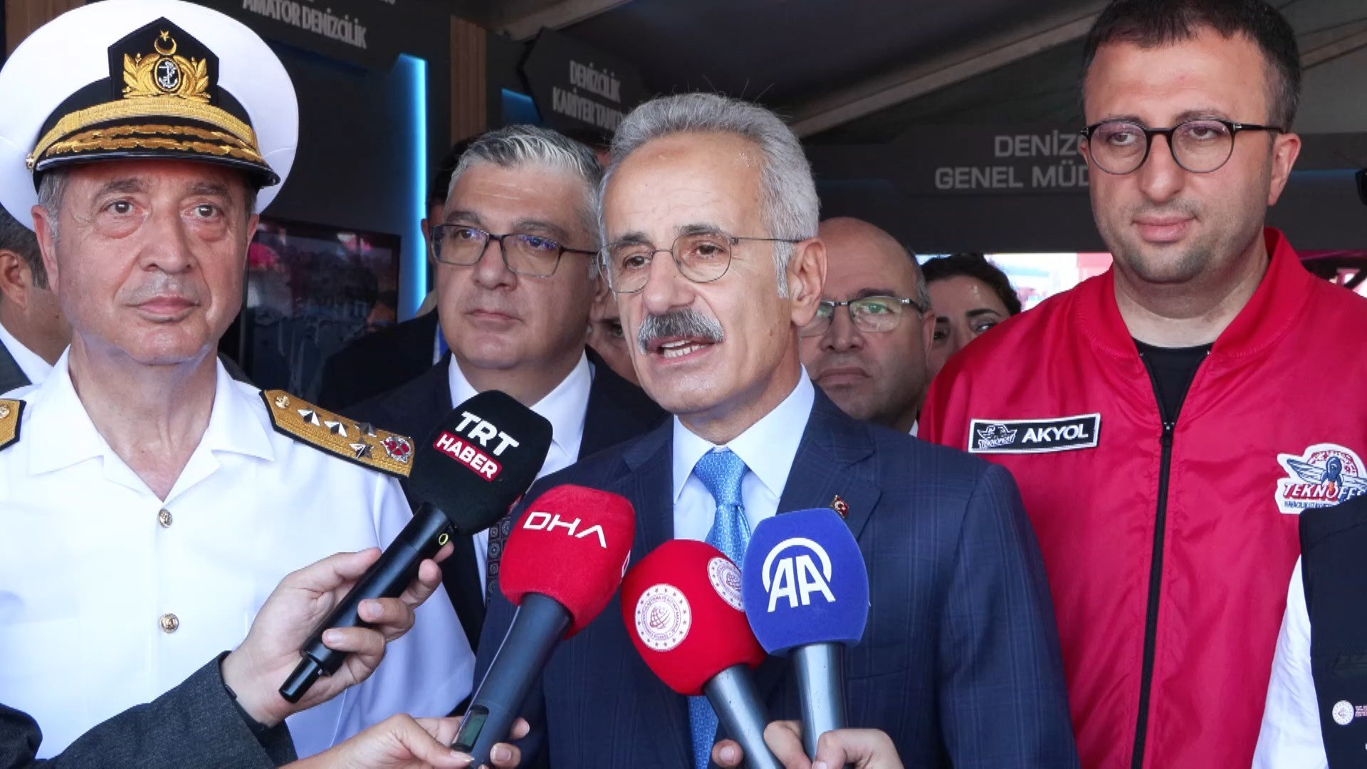 Ulaştırma ve Altyapı Bakanı Abdulkadir
