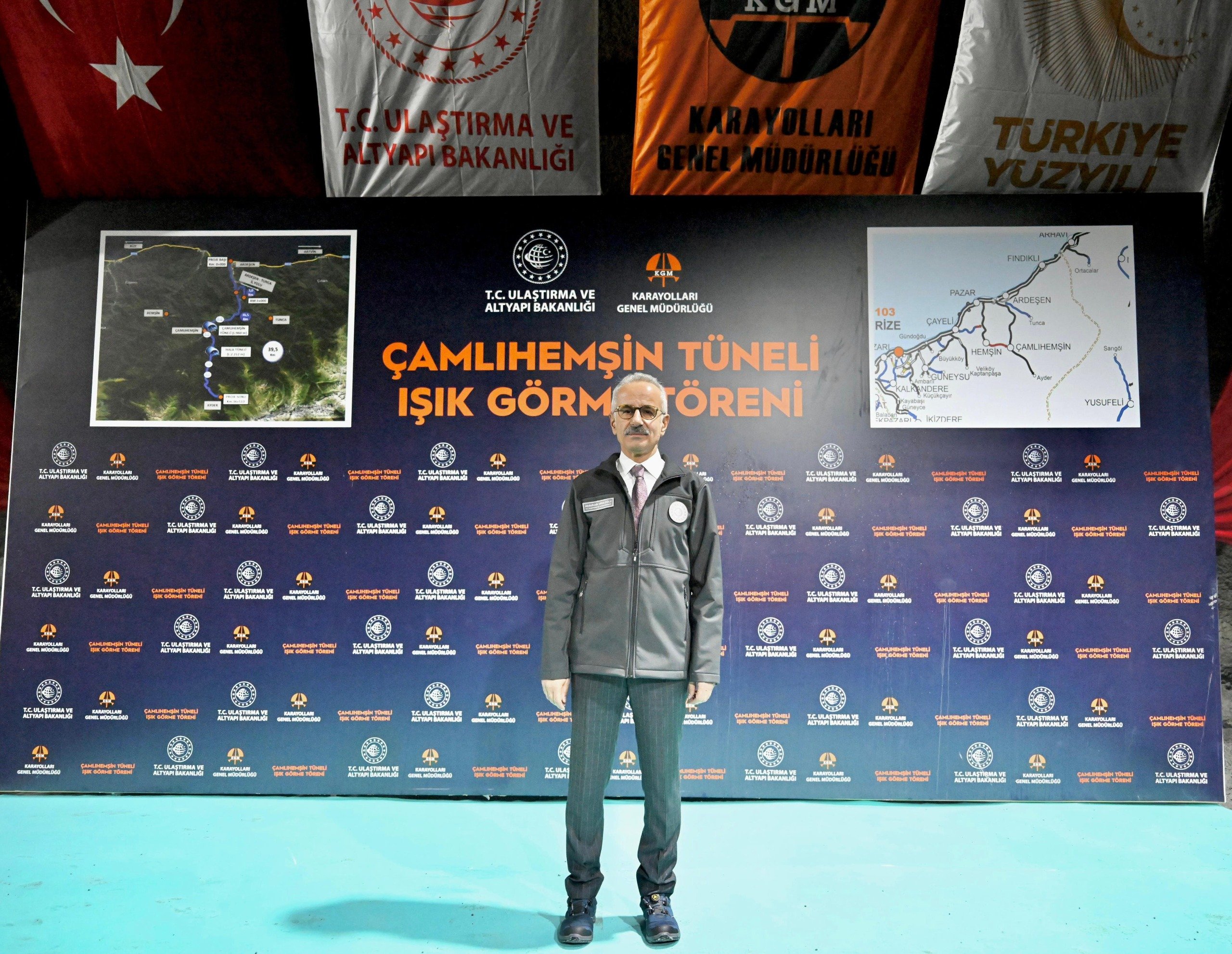 Ulaştırma ve Altyapı Bakanı Abdulkadir