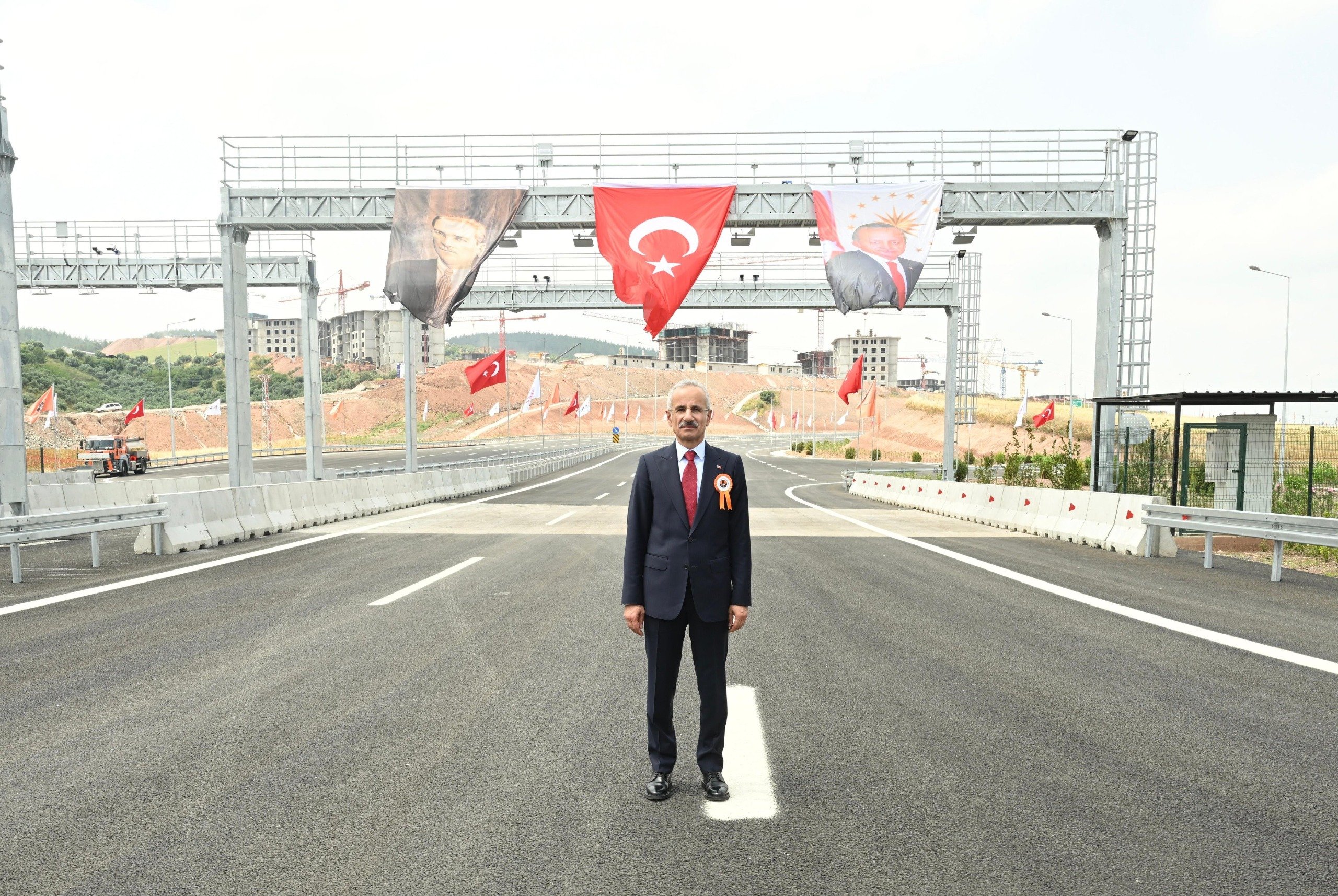 Ulaştırma ve Altyapı Bakanı Abdulkadir