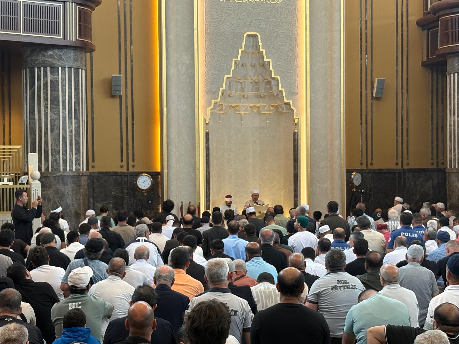 Taksim Camisi'nde 30 Ağustos Zafer