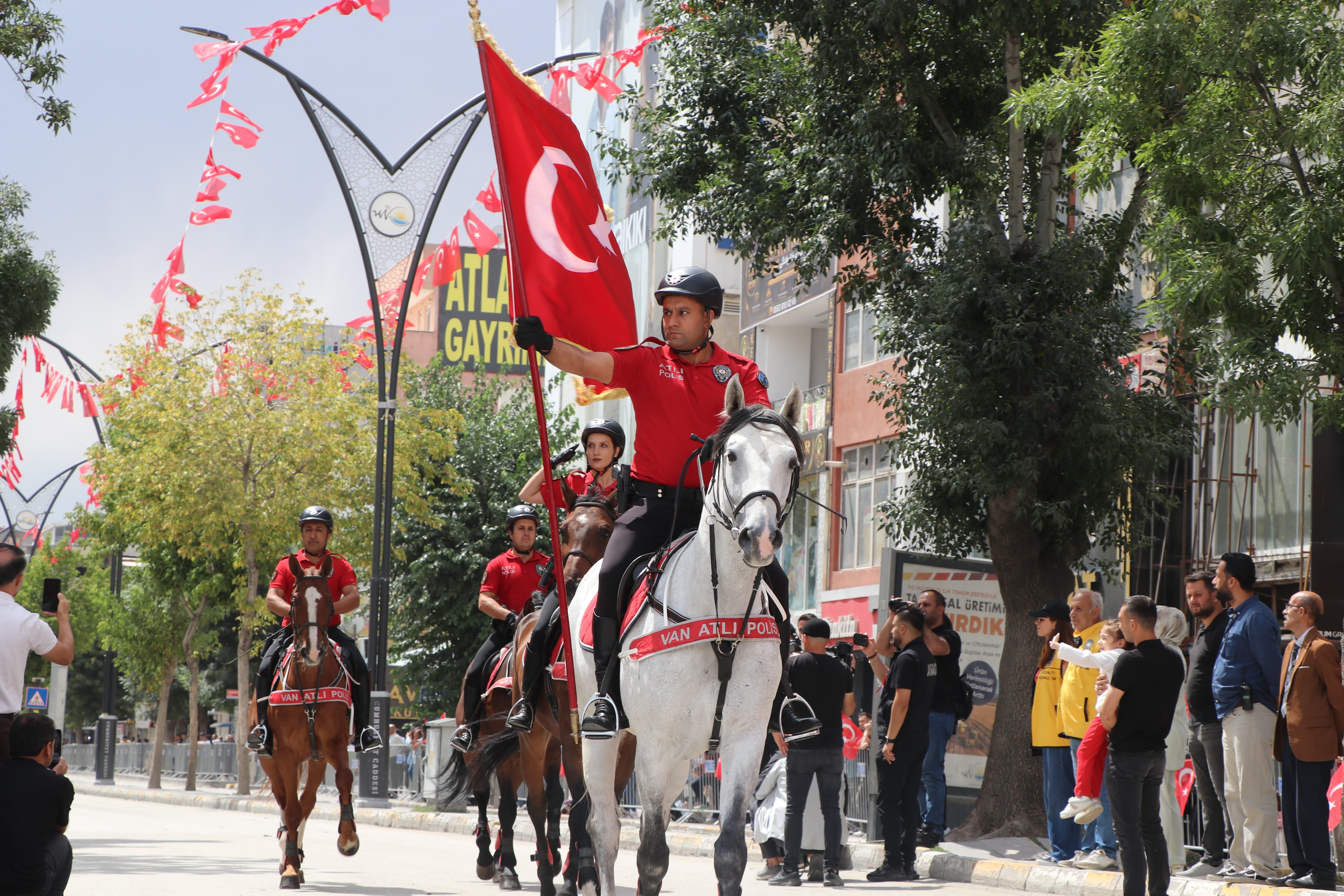 Van'da 30 Ağustos Zafer Bayramı'nın
