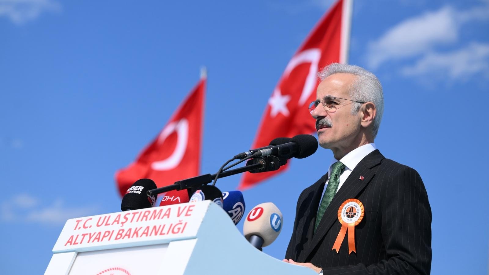 Ulaştırma ve Altyapı Bakanı Abdulkadir