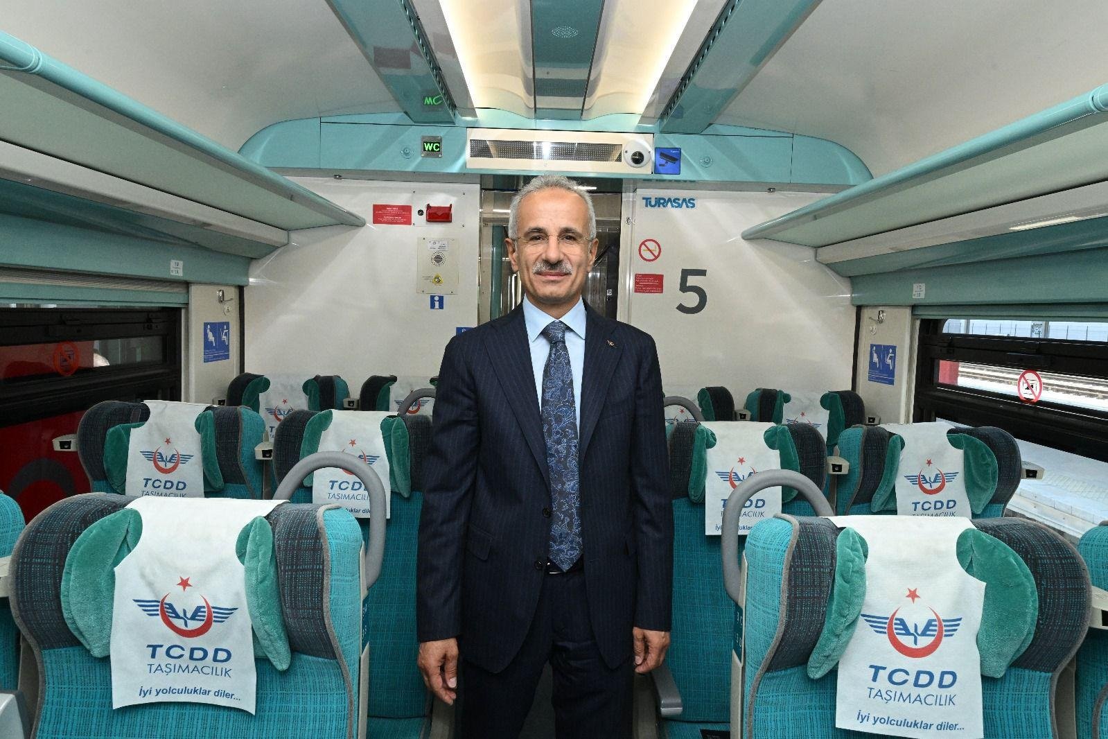 Ulaştırma ve Altyapı Bakanı Abdulkadir