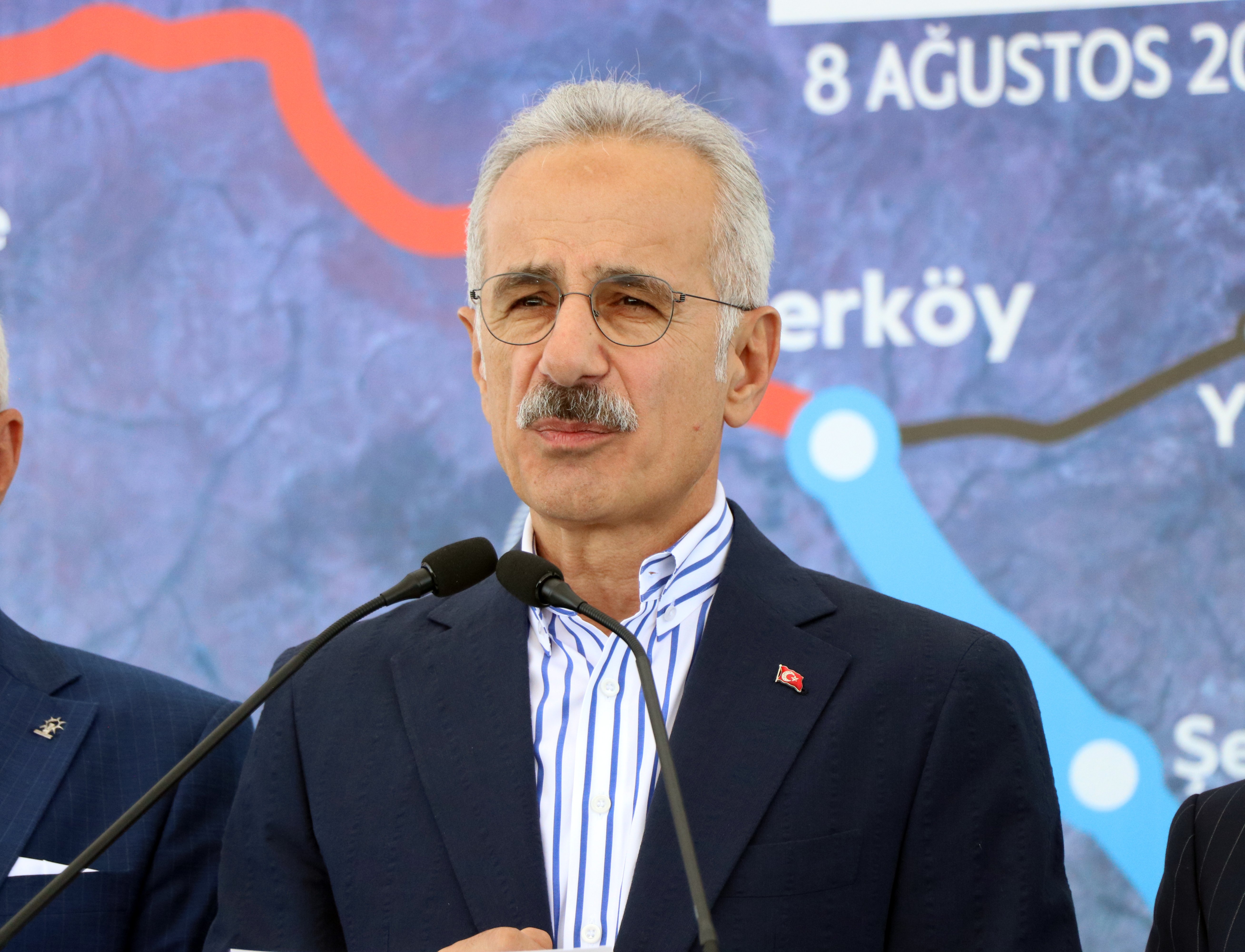 Ulaştırma ve Altyapı Bakanı Abdulkadir