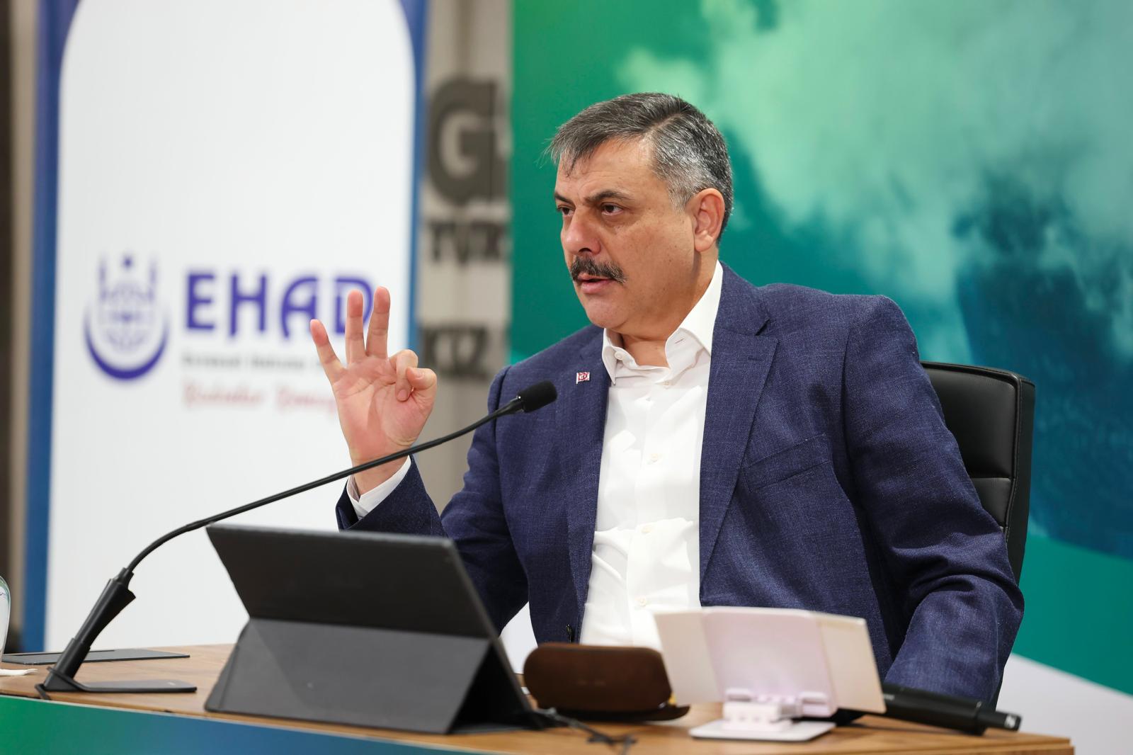 İçişleri Bakanı Mustafa Çiftçi, genç