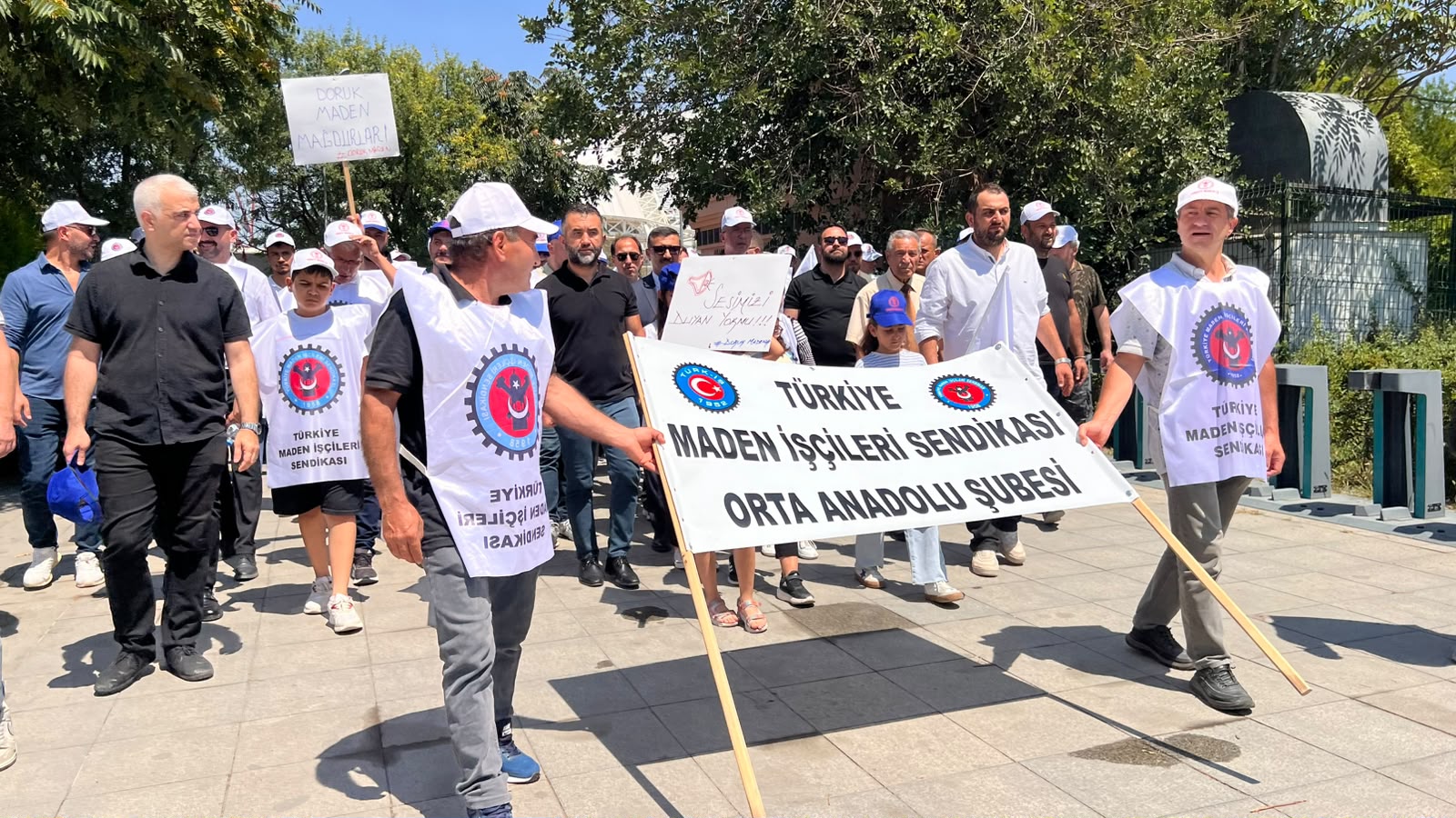 Eskişehir'den gelen maden işçileri, ödenmeyen