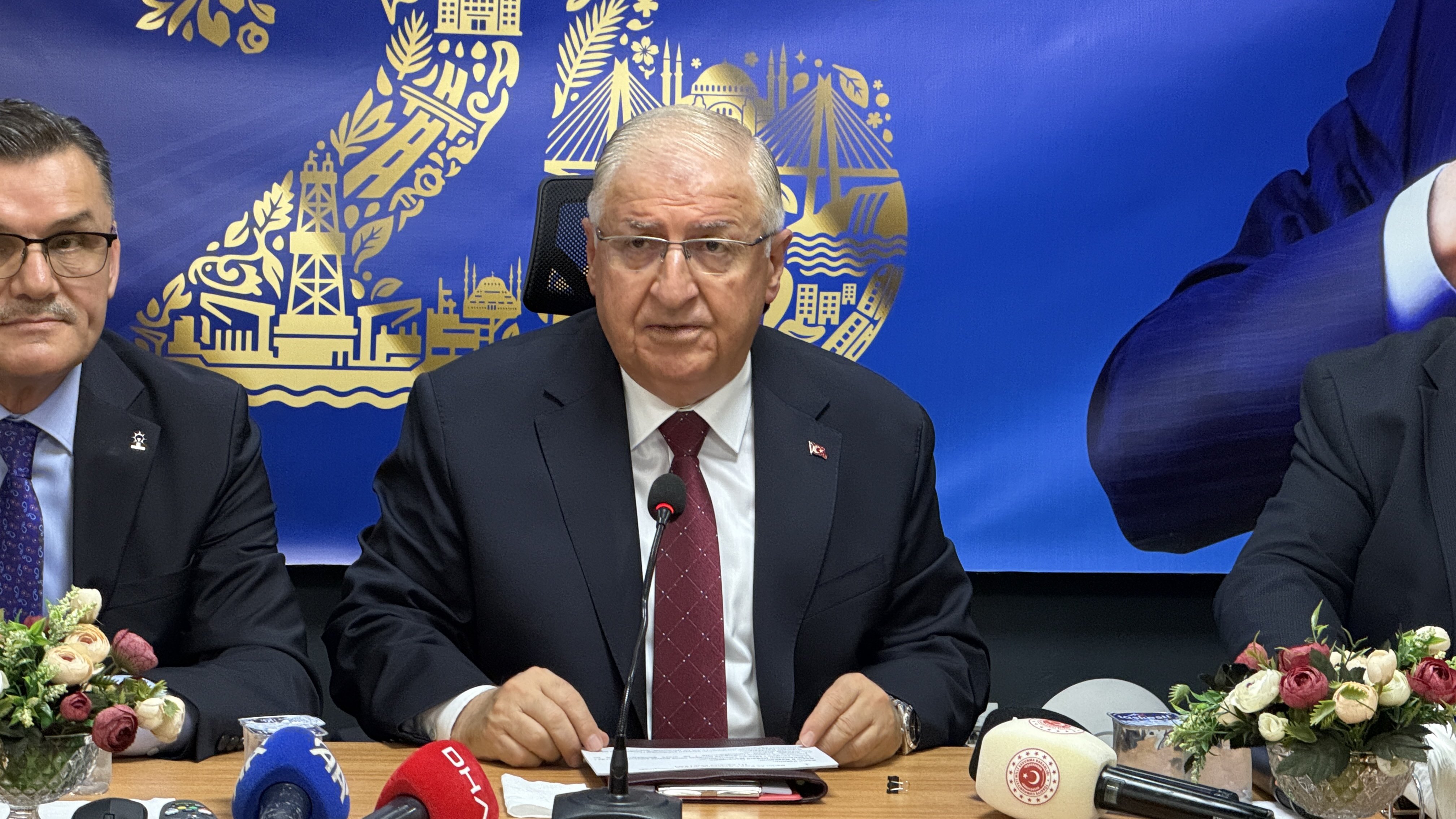 Milli Savunma Bakanı Yaşar